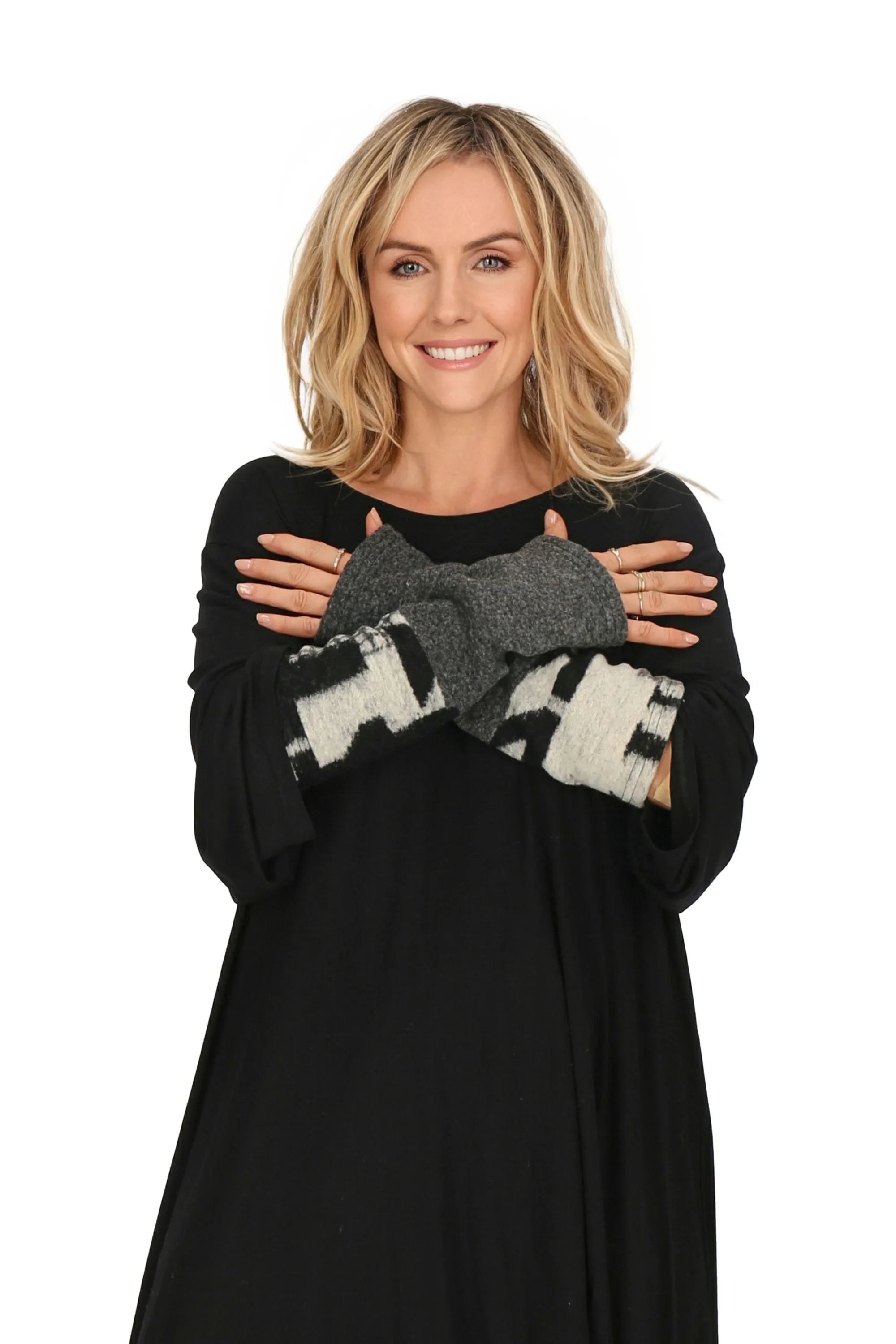 AKH 0026 Leg warmers, grey-black-cream