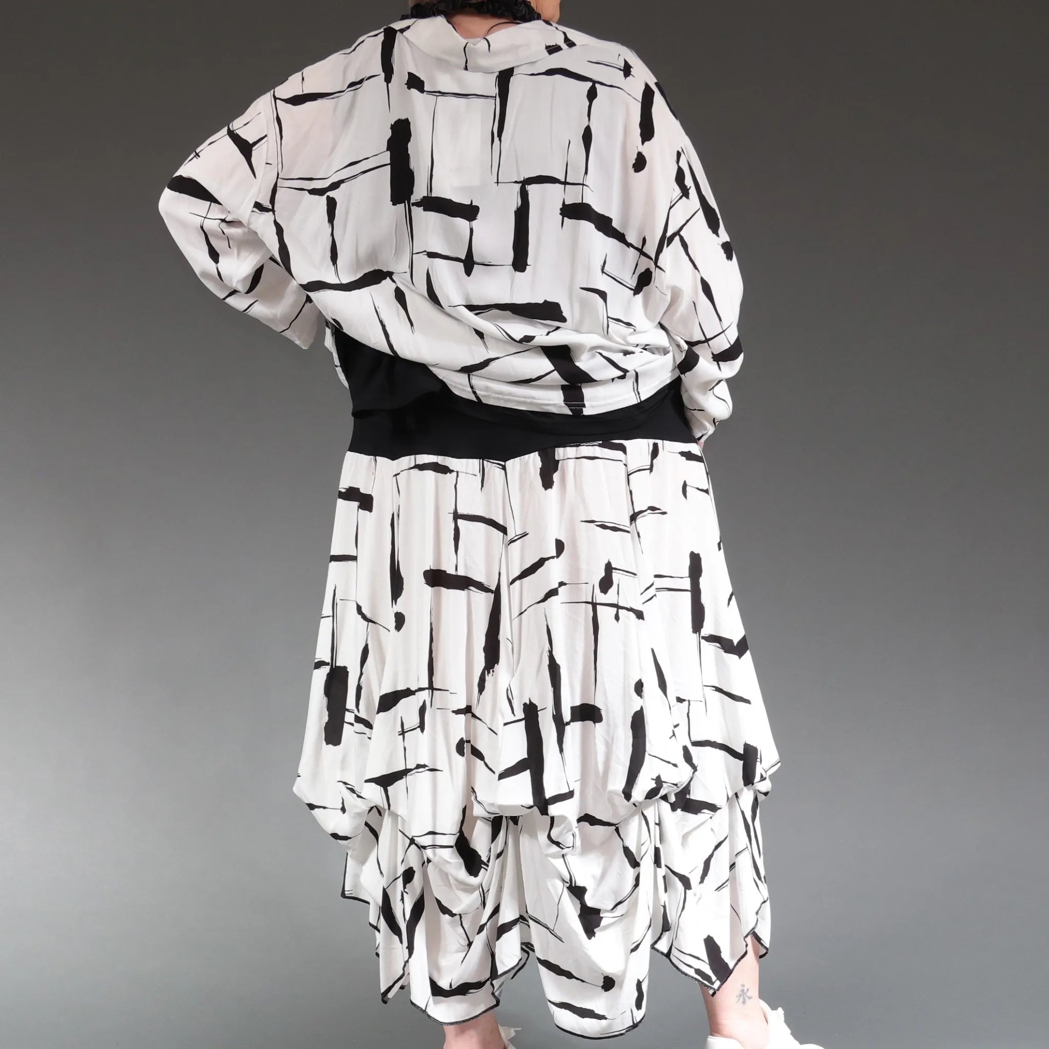 AKH 7559 Rock, White-Black