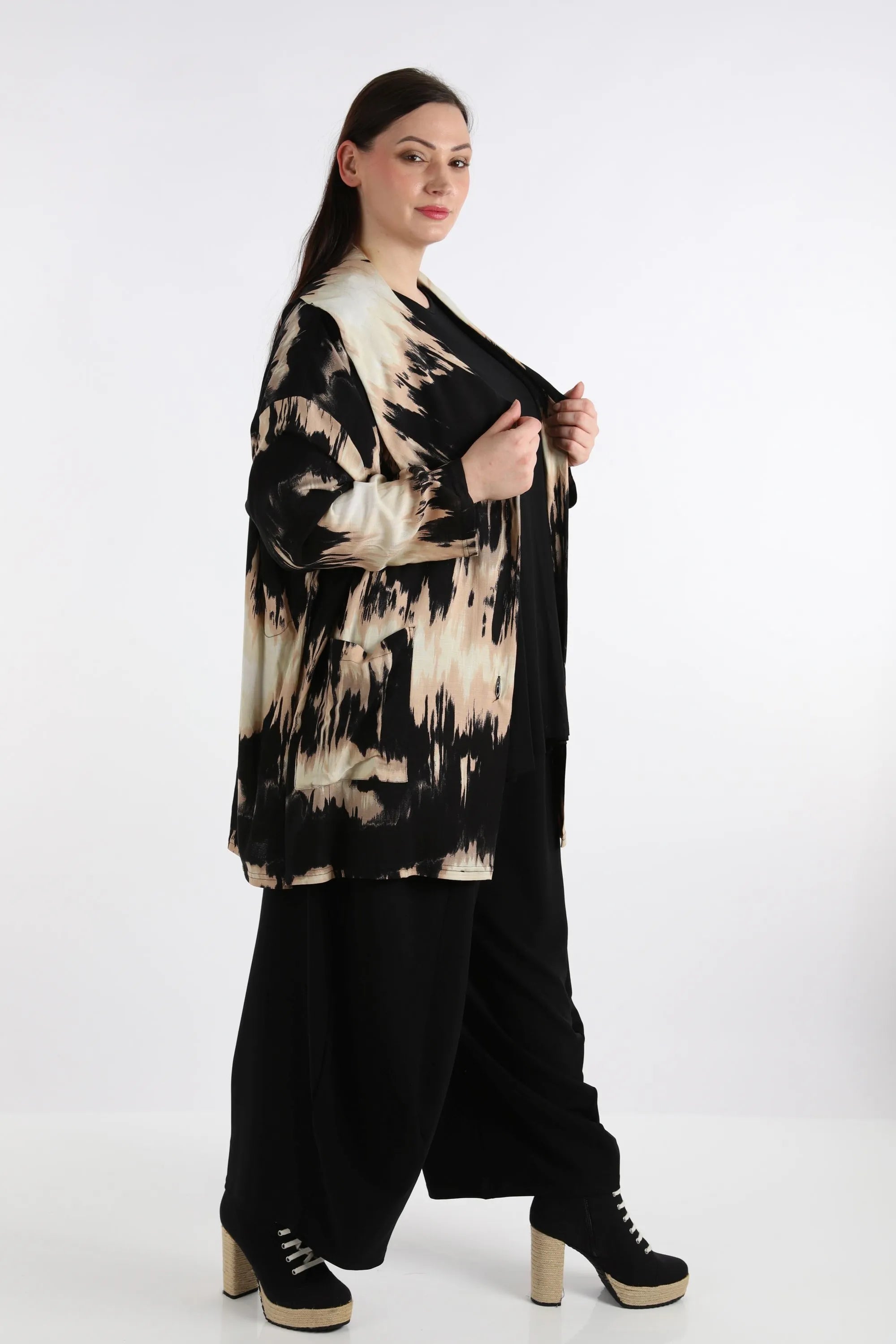 AKH 6070 Jacket, Black-Beige