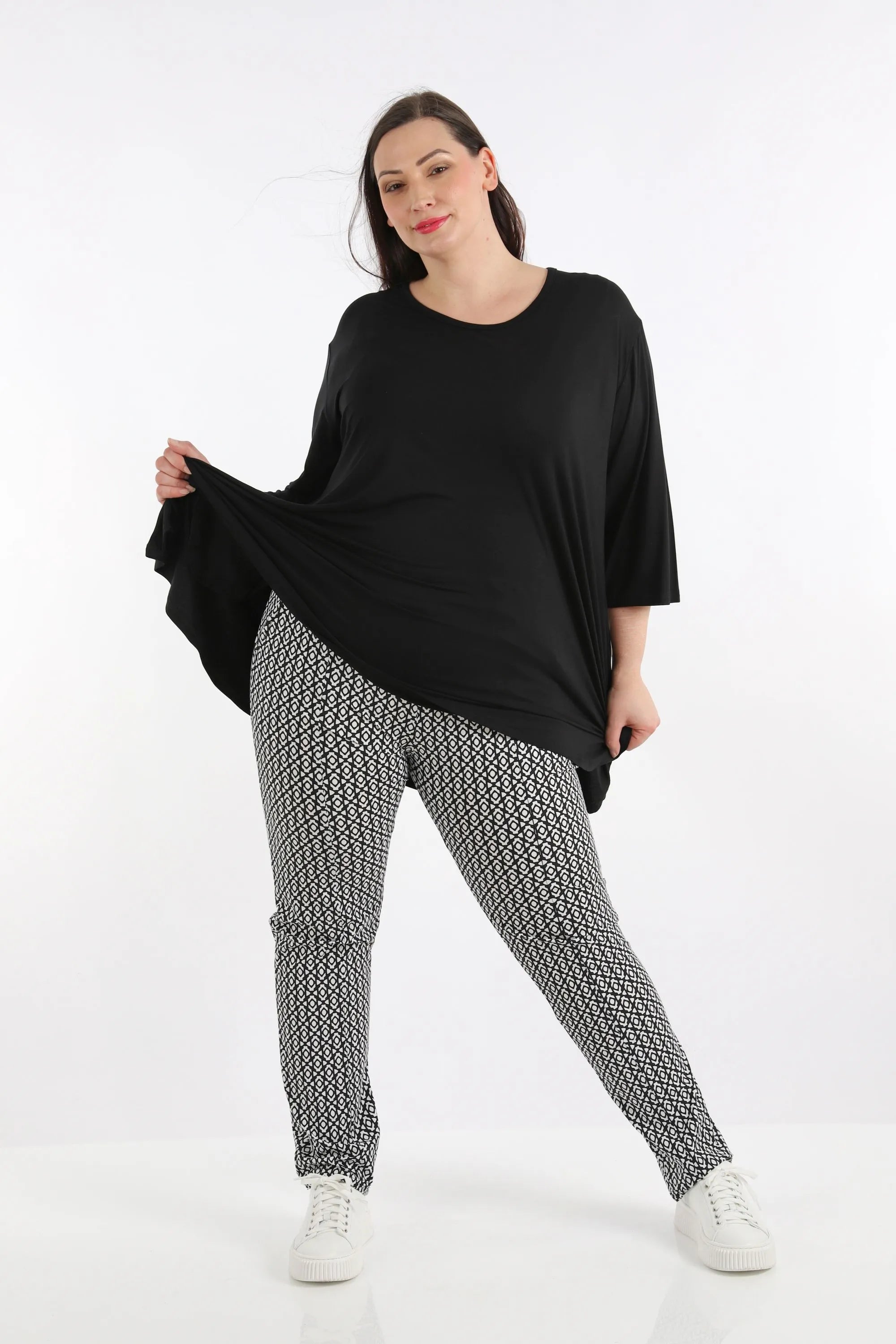 AKH 2608 Trousers, Black and White