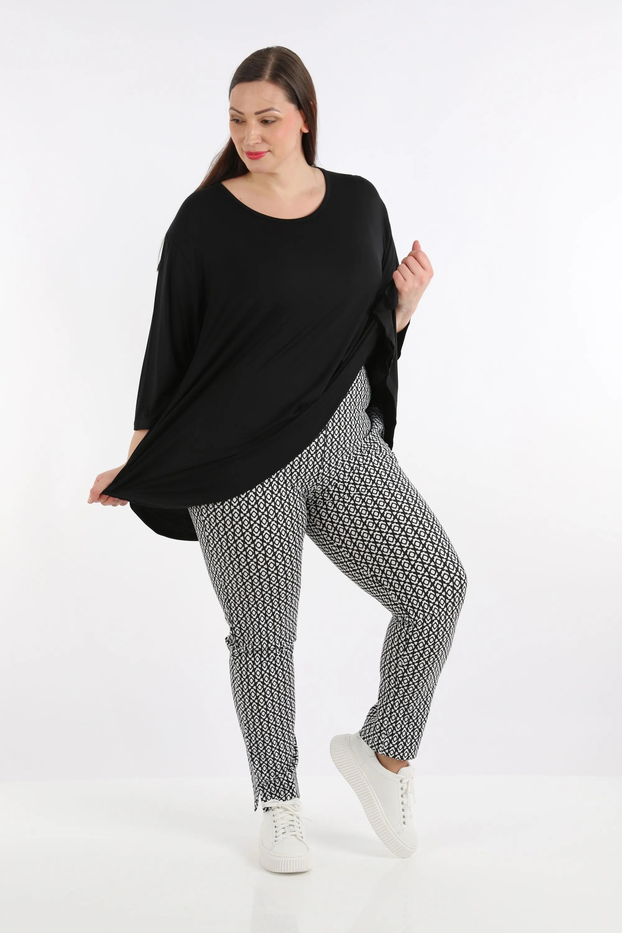 AKH 6229 Trousers, Black and White