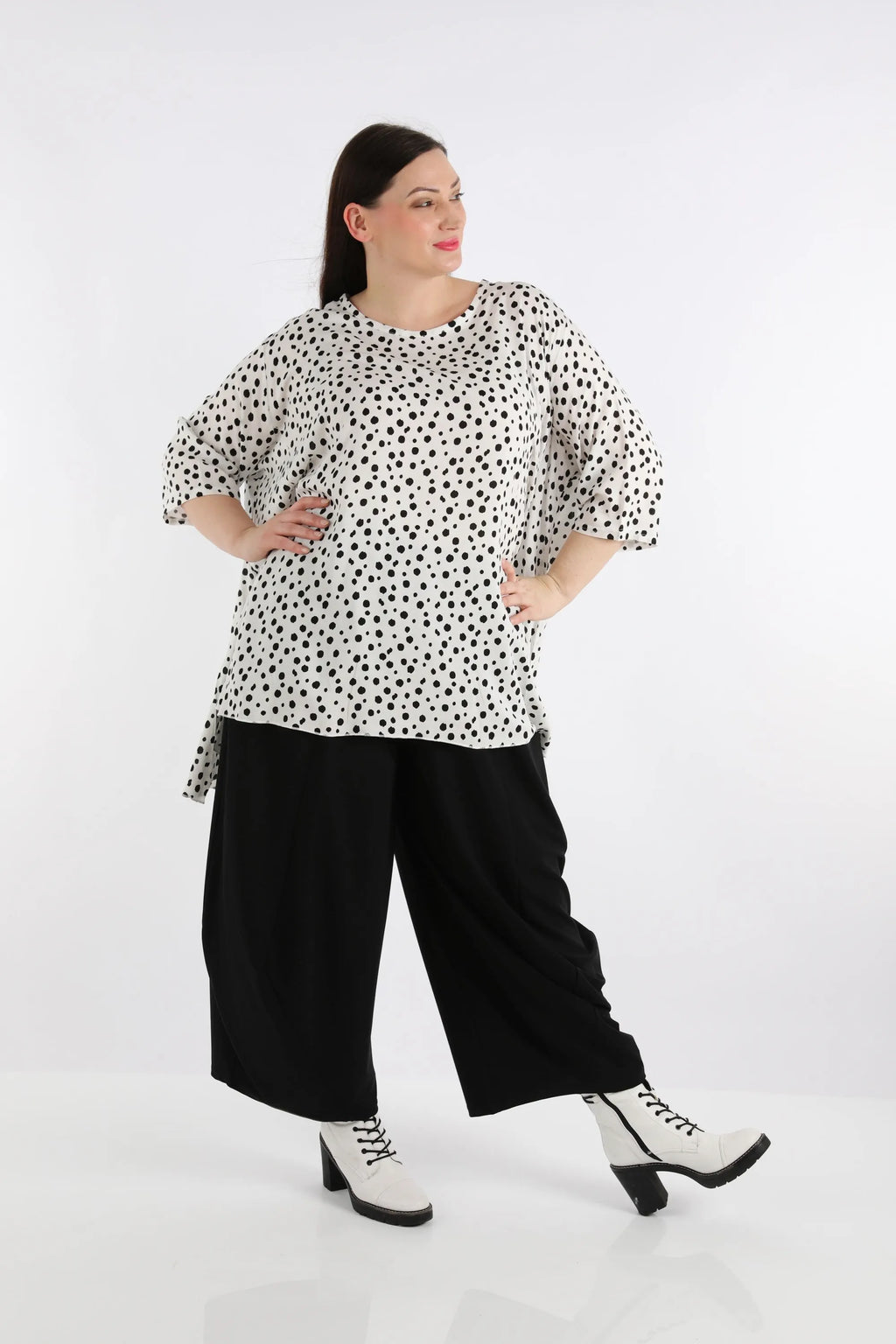 AKH 593 Big Shirt, White-Black