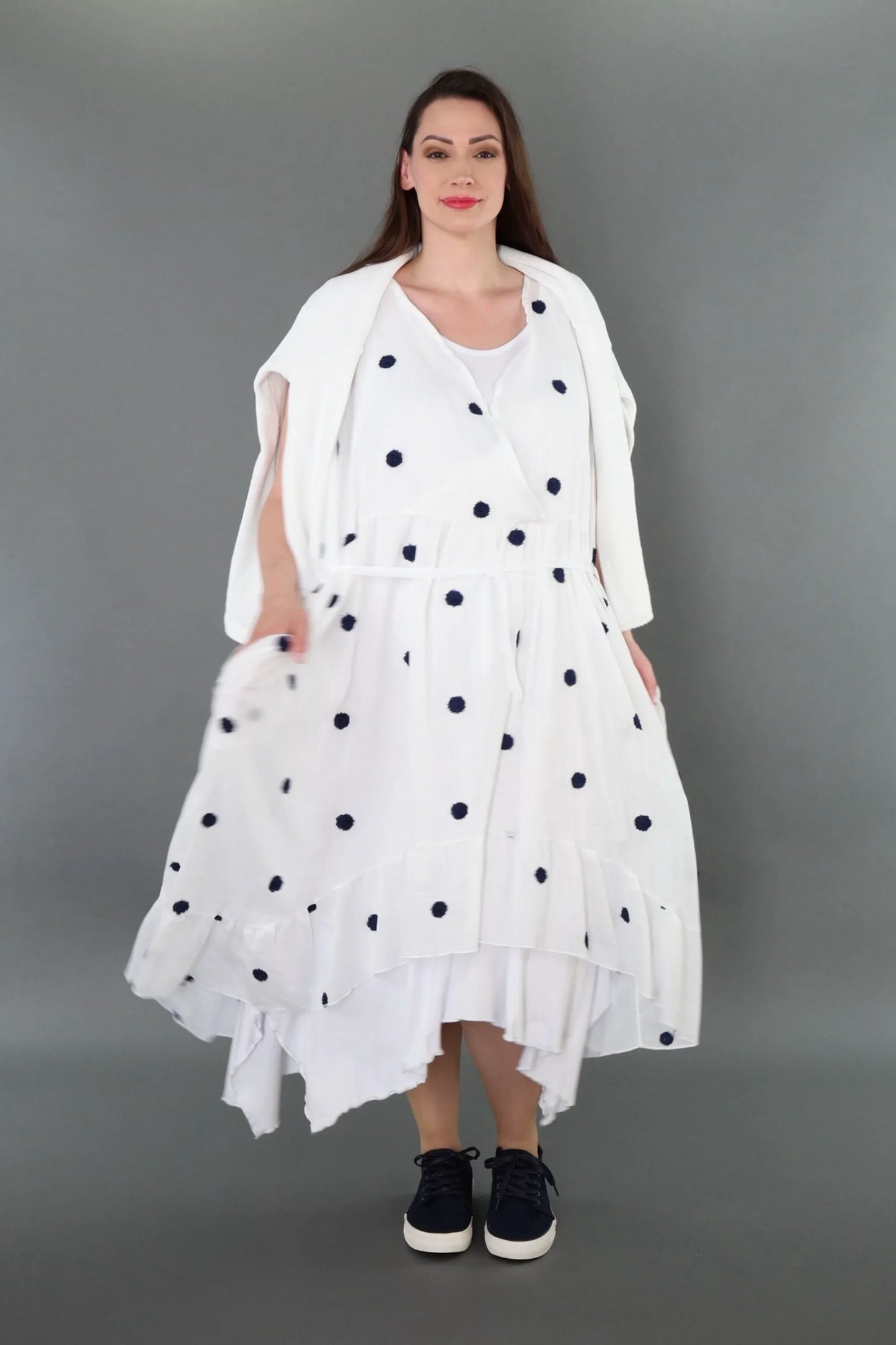 AKH Premium 7115 Kleid, Weiß/Dunkelblau