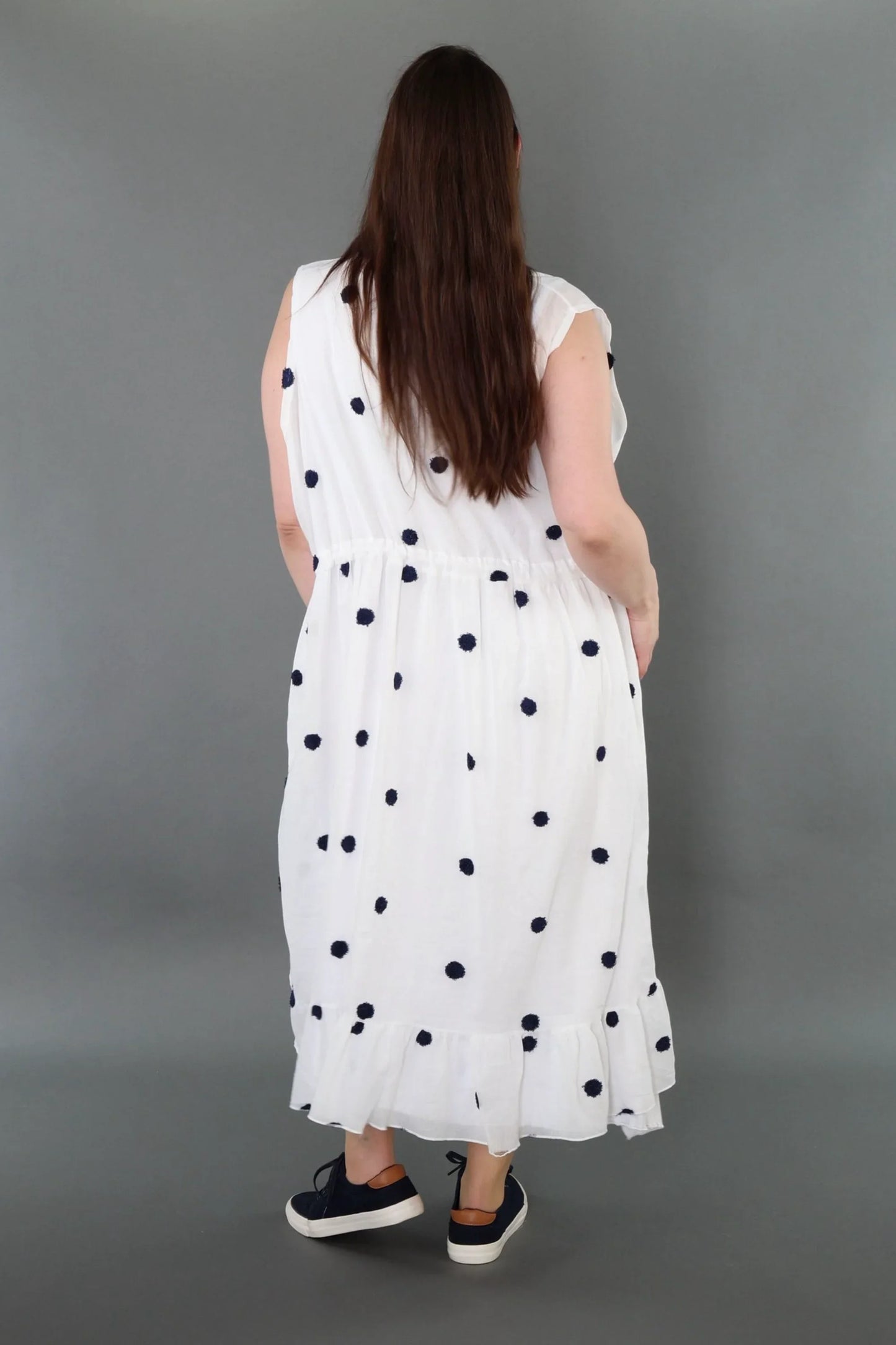 AKH Premium 7115 Kleid, Weiß/Dunkelblau