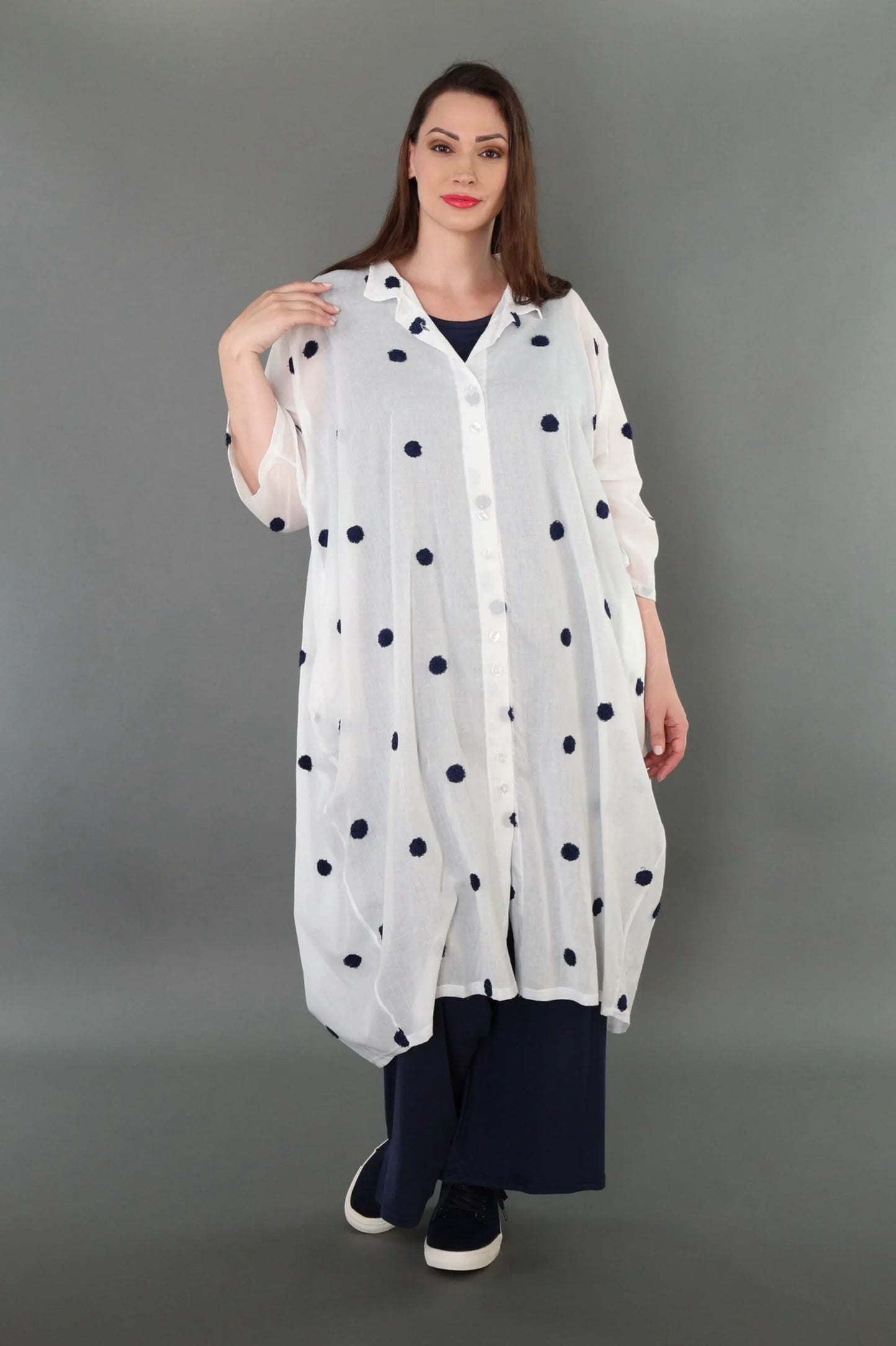 AKH Premium 7117 Bluse, Weiß/Dunkelblau