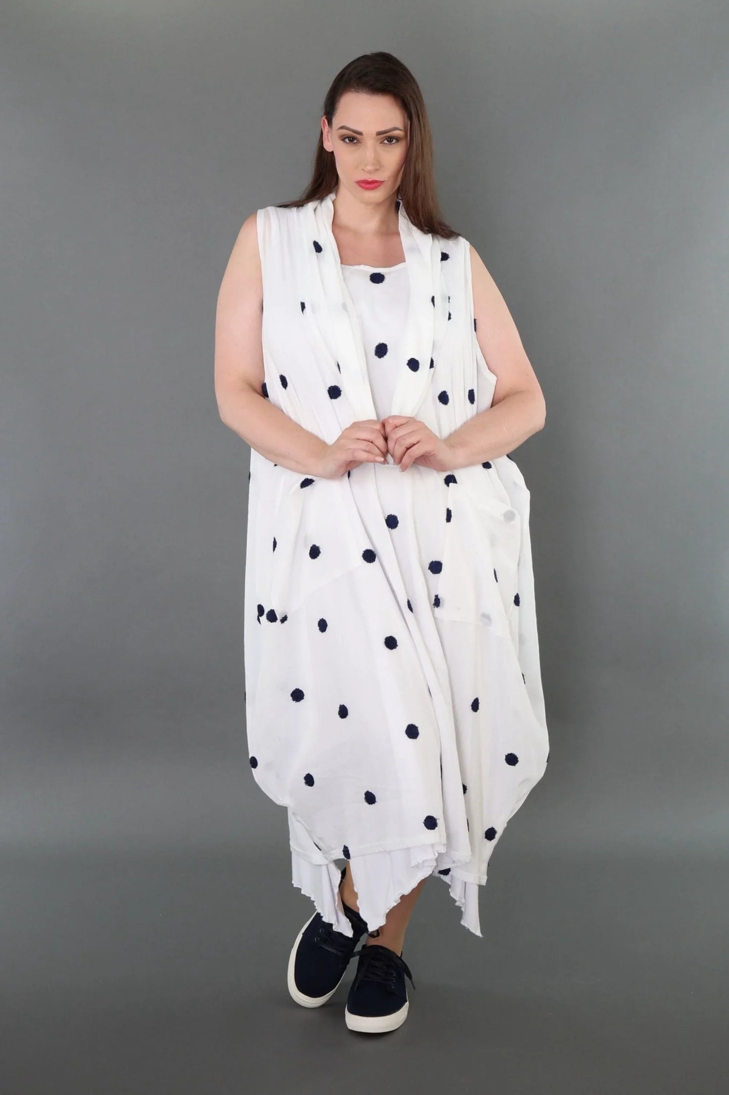 AKH Premium 7118 Kleid, Weiß/Dunkelblau