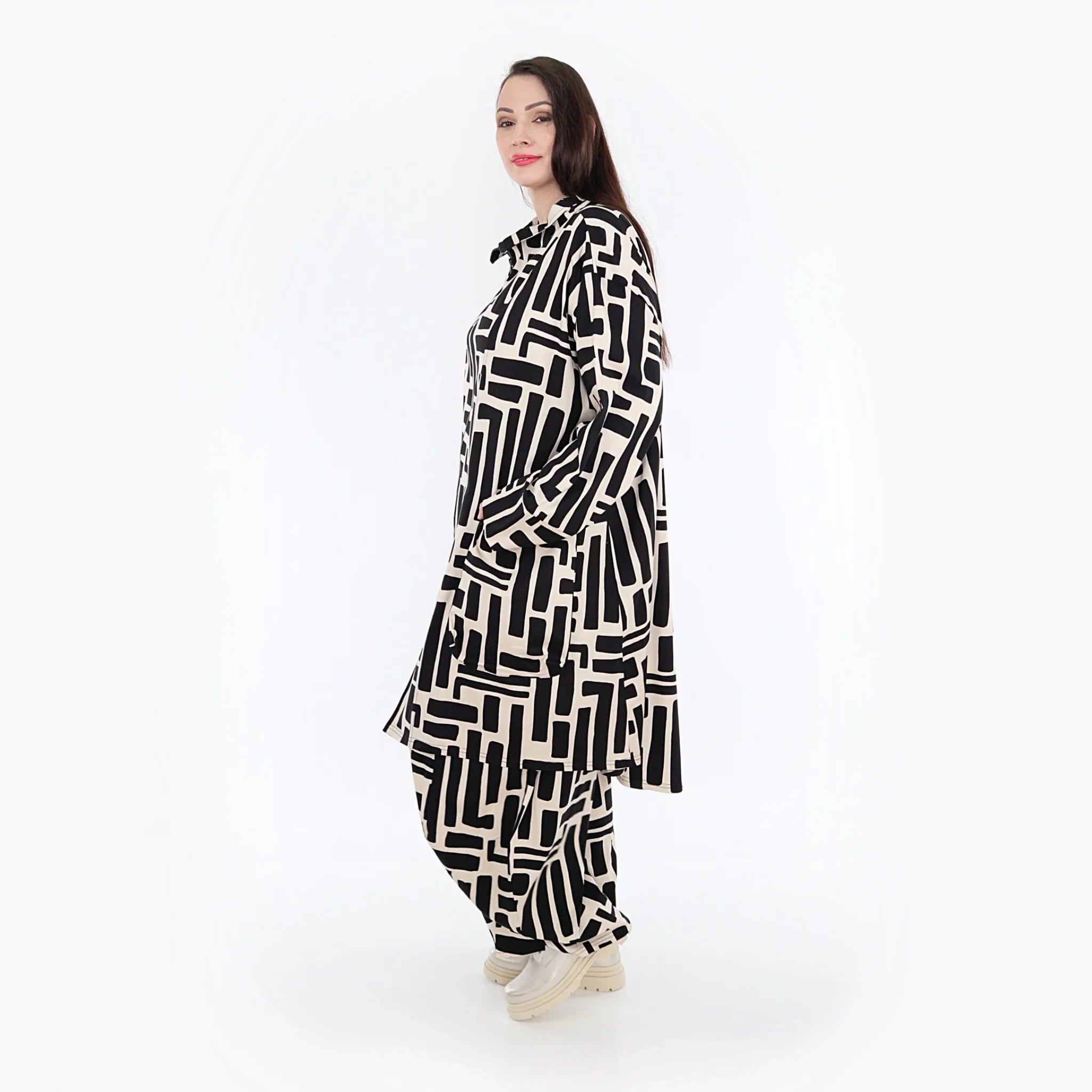 AKH 2276 Coat, Black-Ecru