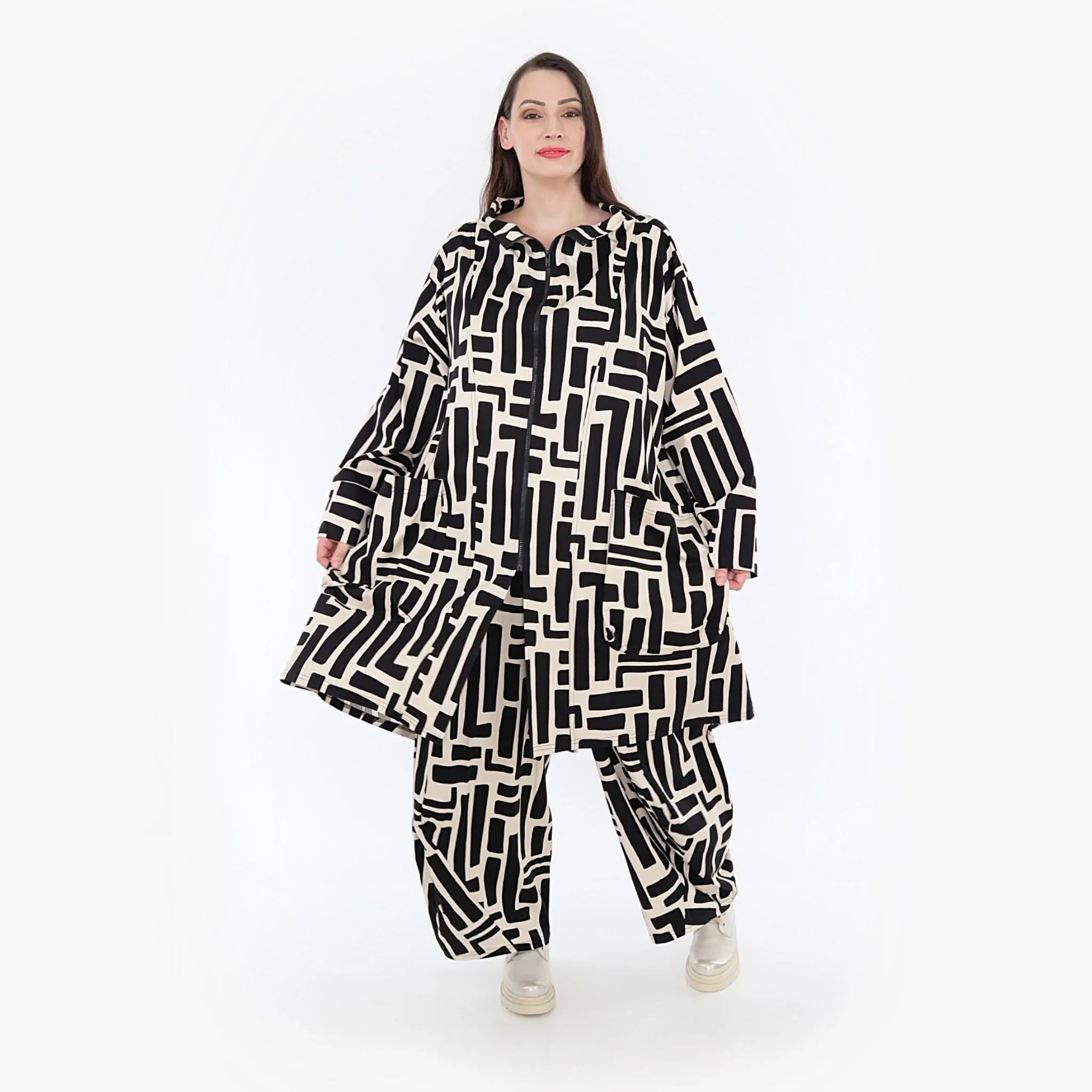 AKH 2276 Coat, Black-Ecru