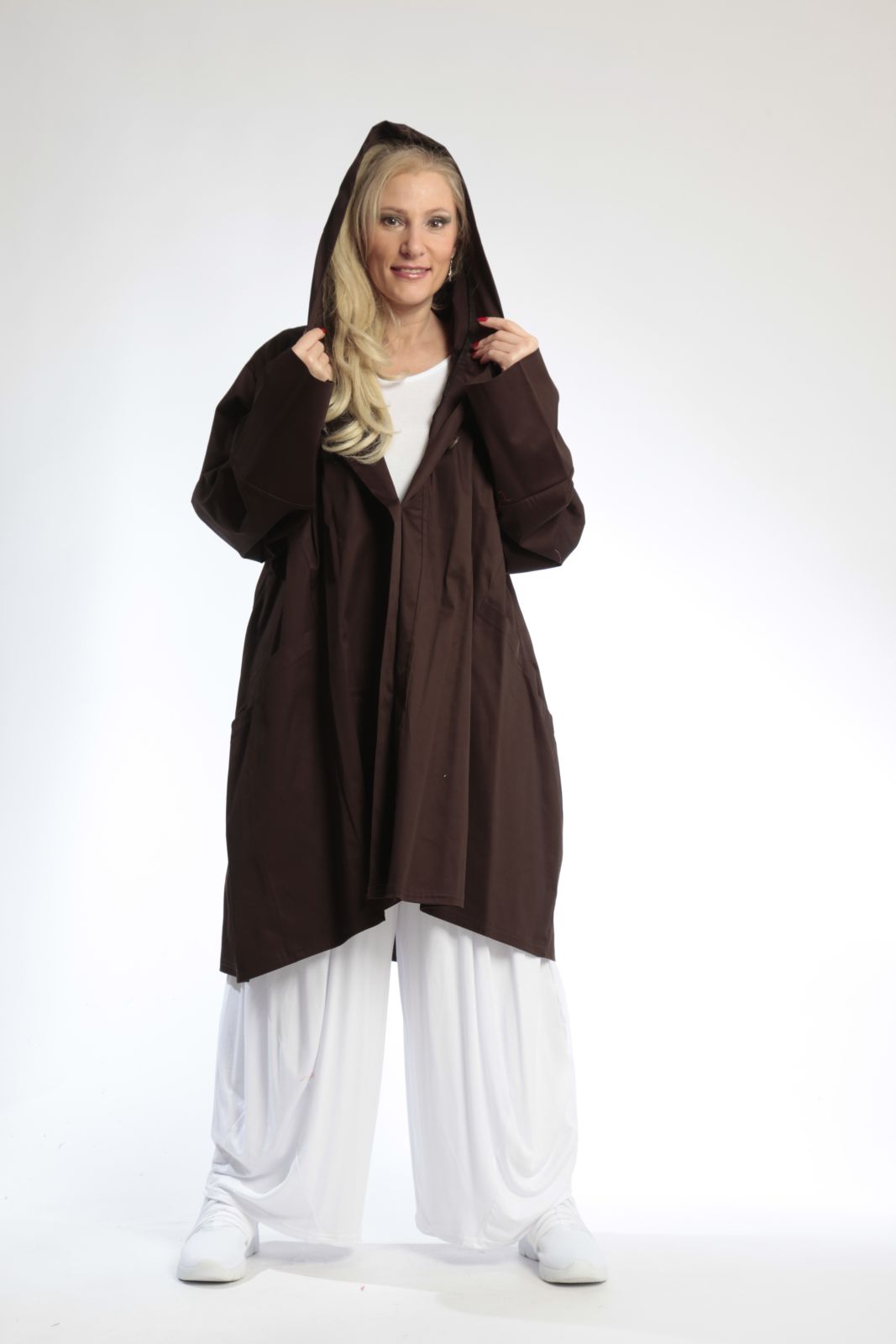 Everyday jacket in balloon shape made of jersey quality, sateen in brown