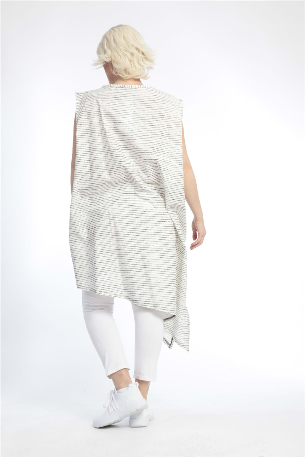 Summer tunic in an asymmetrical shape made of poplin quality, boa in white-black