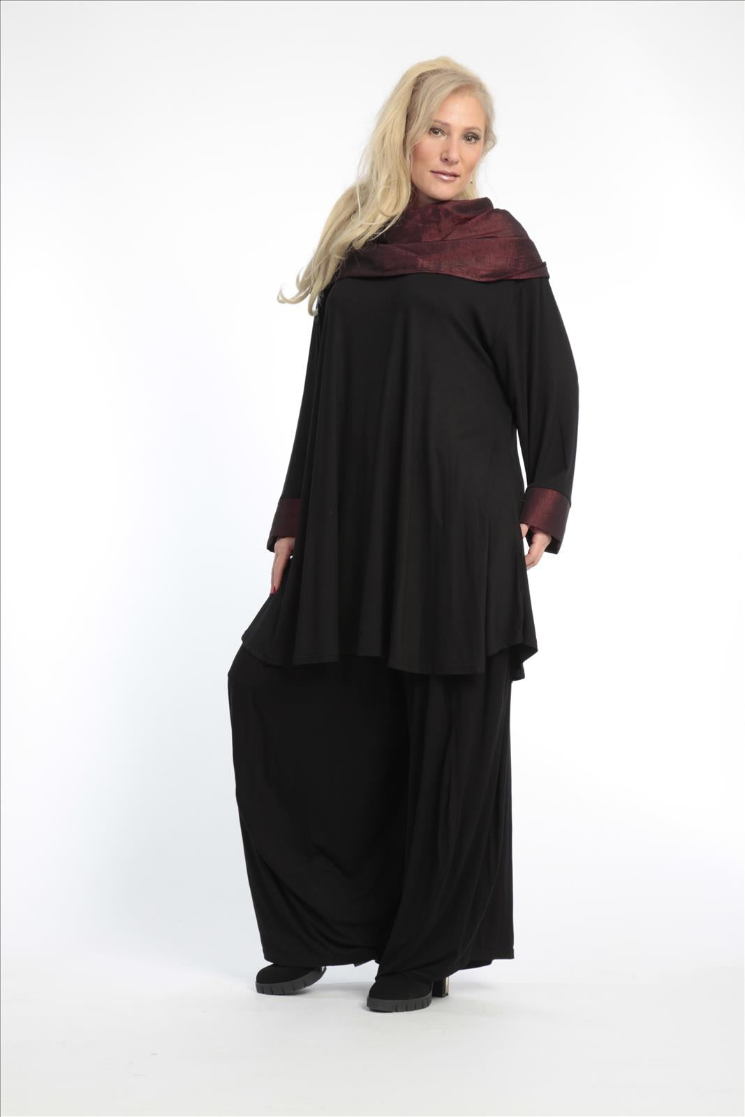 Everyday big shirt in A-shape made of taffeta quality, taffeta in black-burgundy