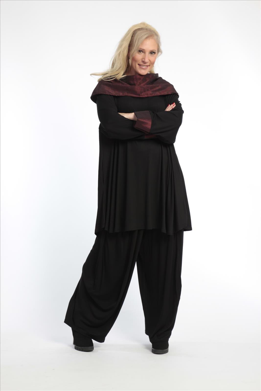 Everyday big shirt in A-shape made of taffeta quality, taffeta in black-burgundy