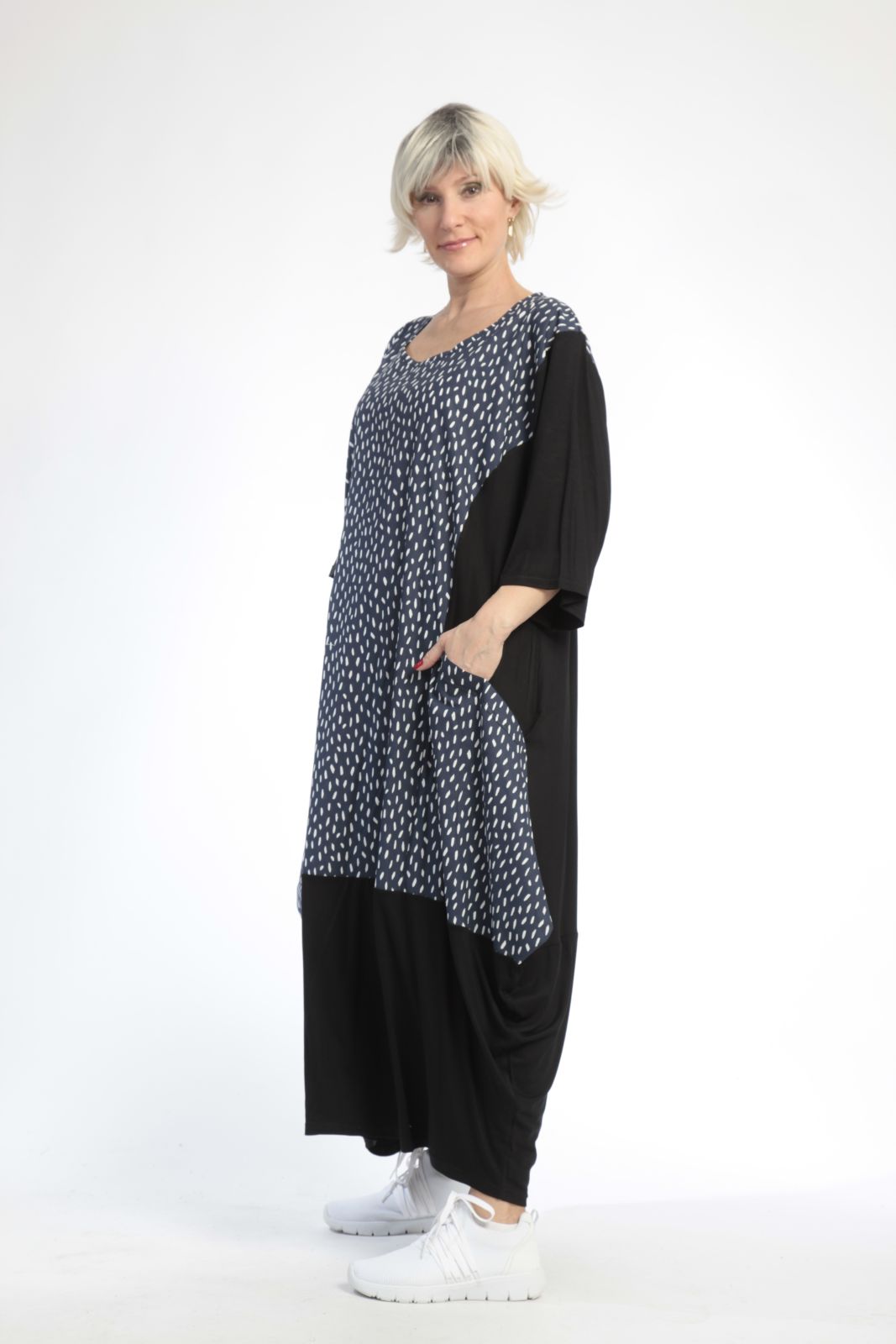 Summer dress in balloon shape made of airy poplin quality, Baali in black and navy