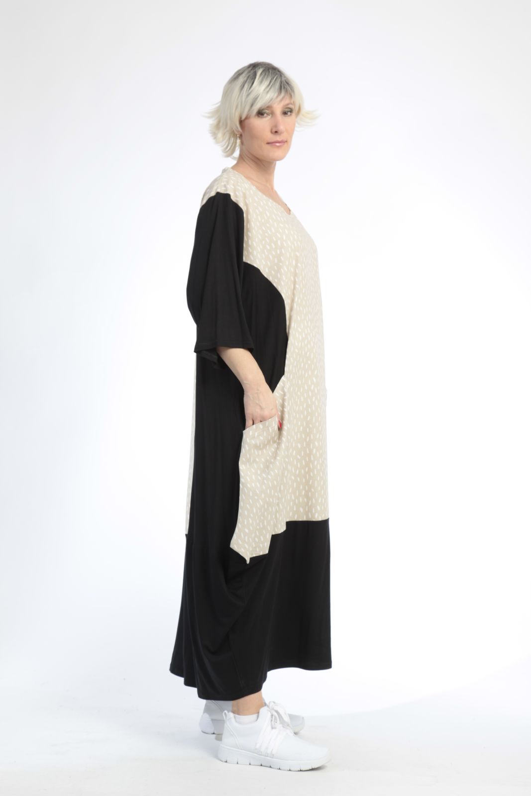 Summer dress in balloon shape made of airy poplin quality, Baali in black-beige