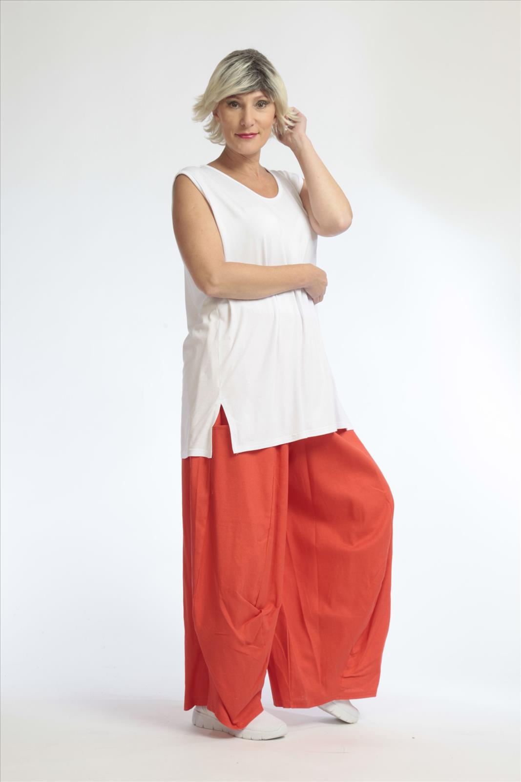 Summer trousers in balloon shape made of fine linen look quality, Softy in red