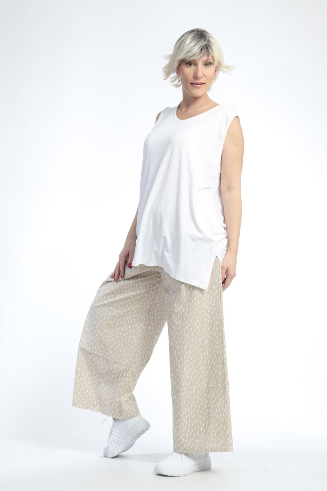 Summer trousers in a straight shape made of airy poplin quality, Baali in beige