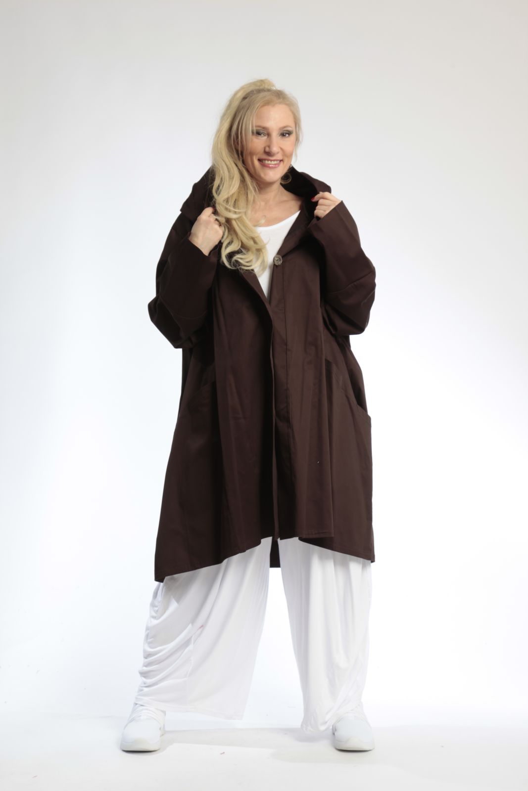 Everyday jacket in balloon shape made of jersey quality, sateen in brown