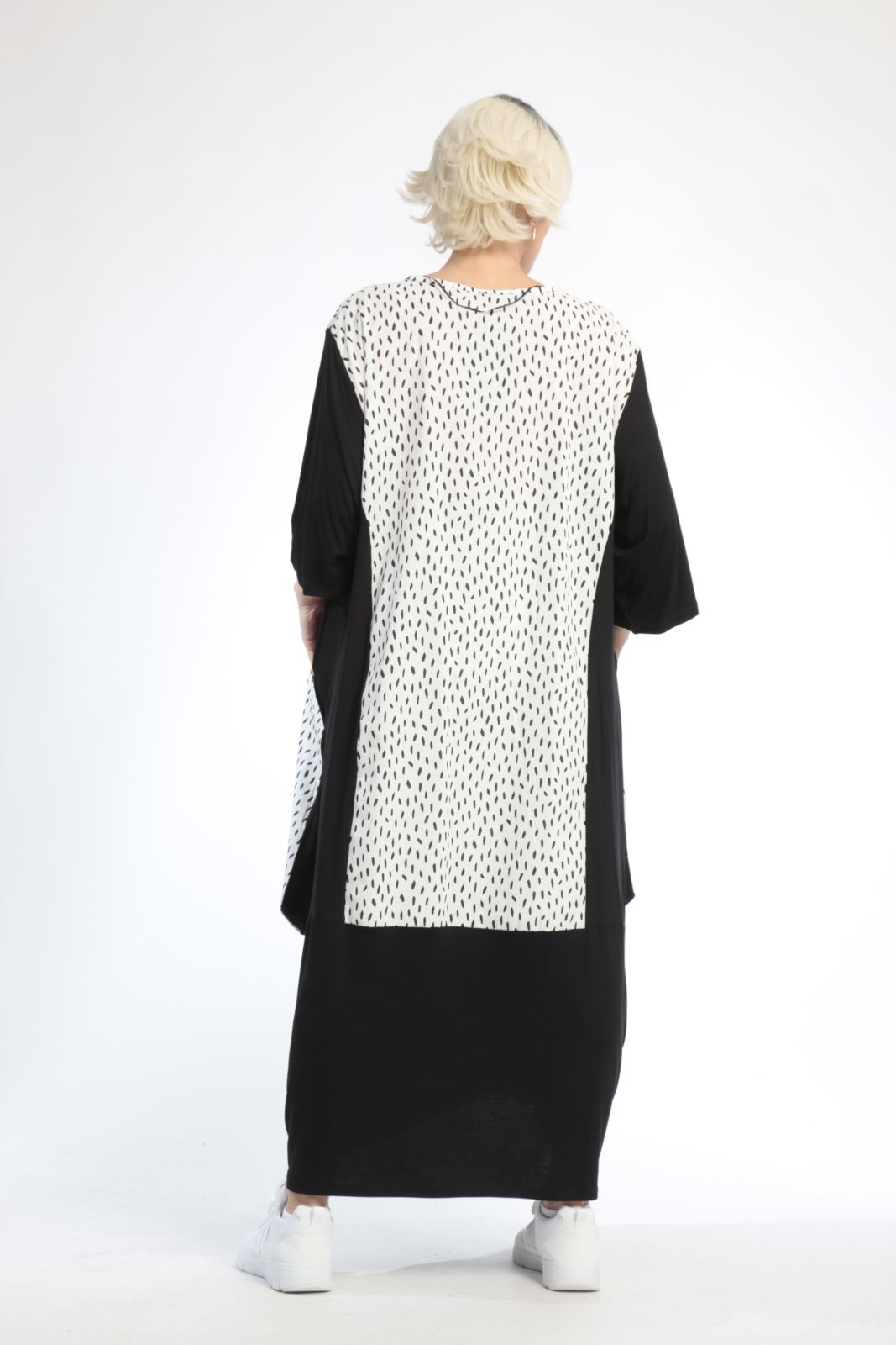 Summer dress in balloon shape made of airy poplin quality, Baali in black and white