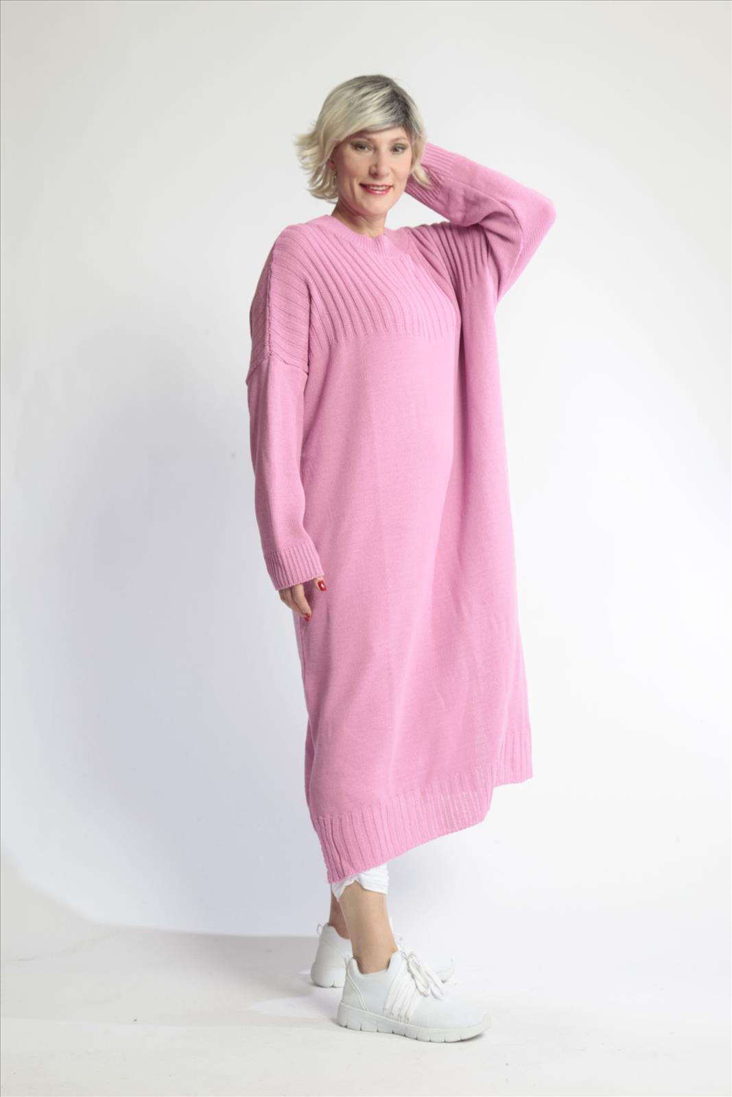 Alltags Kleid in gerader Form aus feiner Strick Qualität, Strick in Rosa