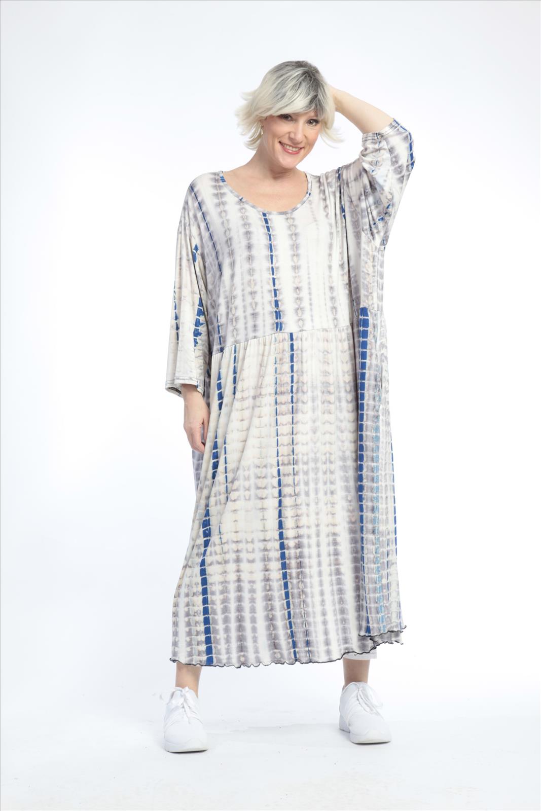 Summer dress in the shape of jersey quality, batik in taupe blue