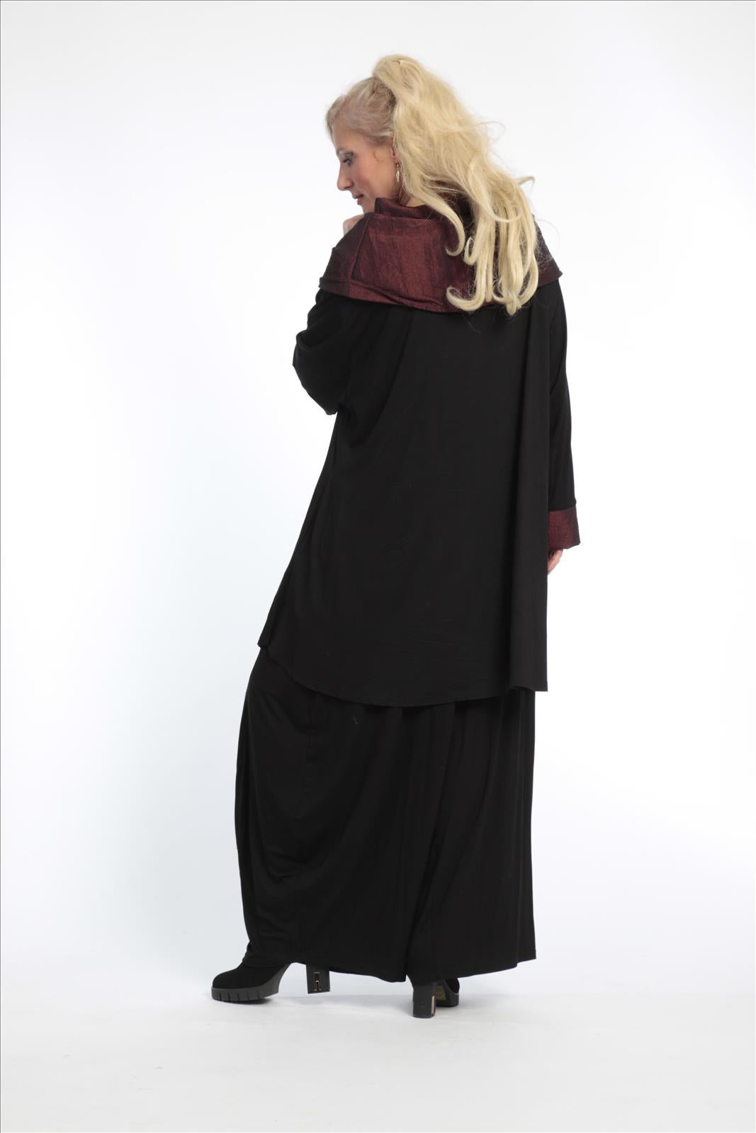 Everyday big shirt in A-shape made of taffeta quality, taffeta in black-burgundy