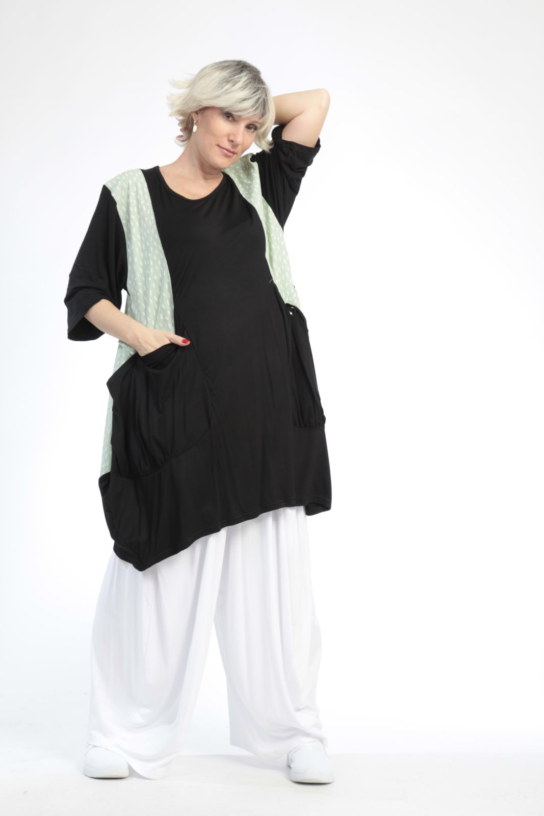 Summer shirt in balloon shape made of airy poplin quality, Baali in black and light green