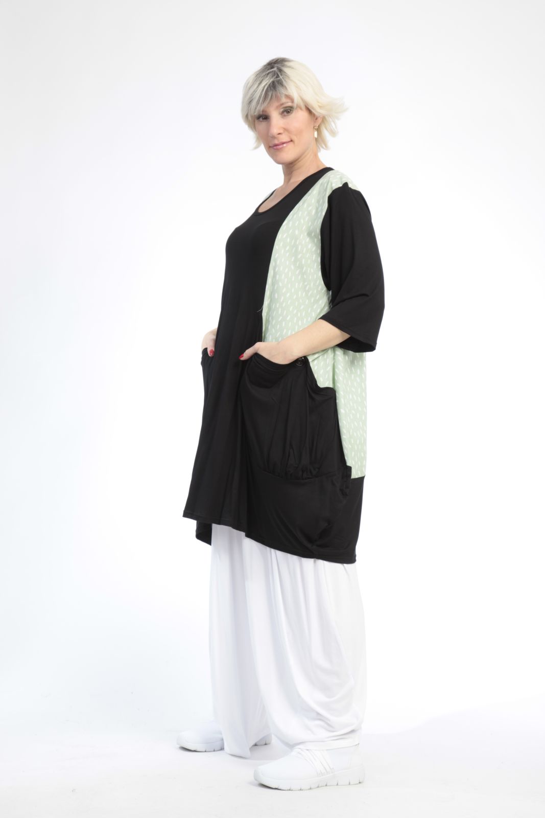 Summer shirt in balloon shape made of airy poplin quality, Baali in black and light green