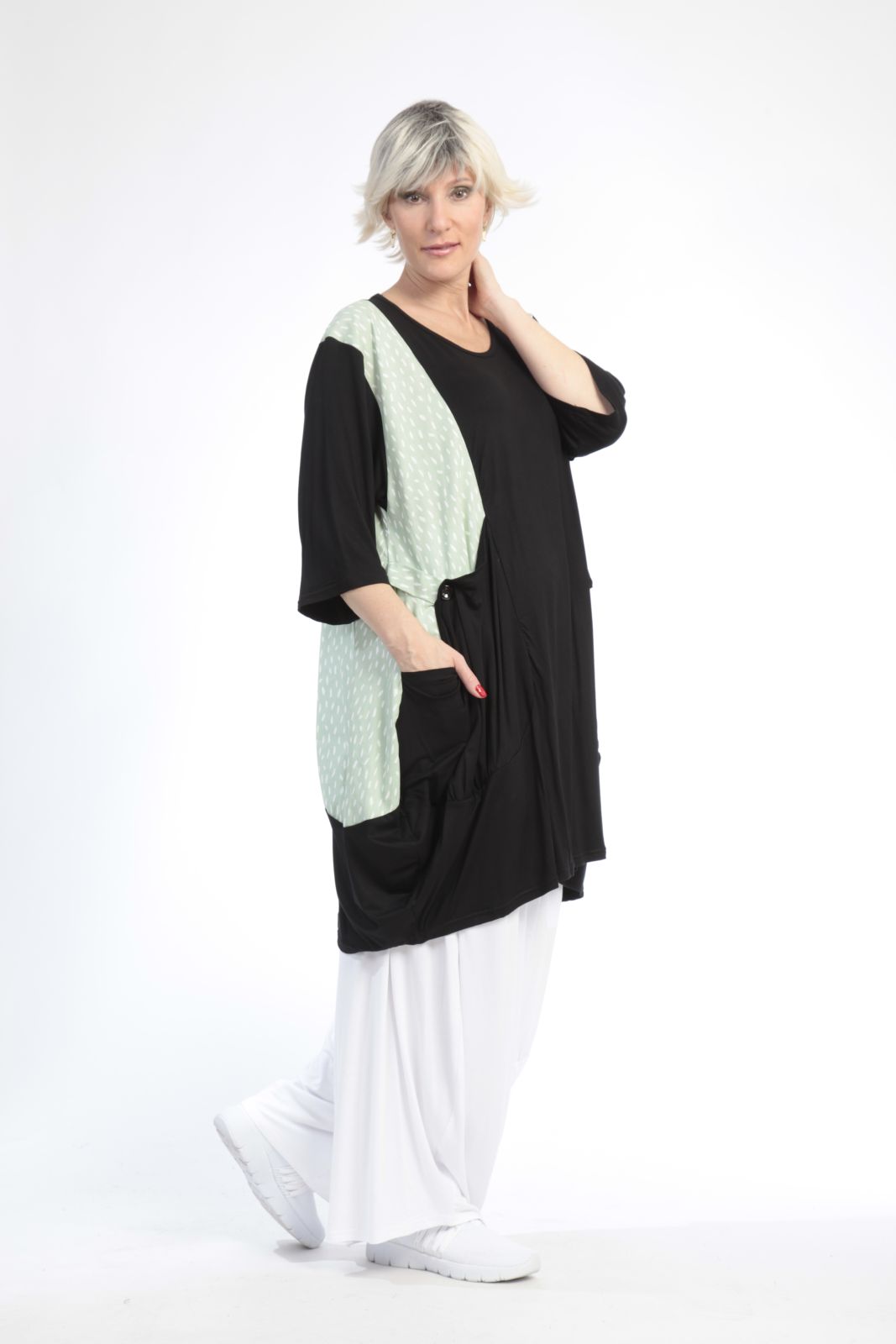 Summer shirt in balloon shape made of airy poplin quality, Baali in black and light green