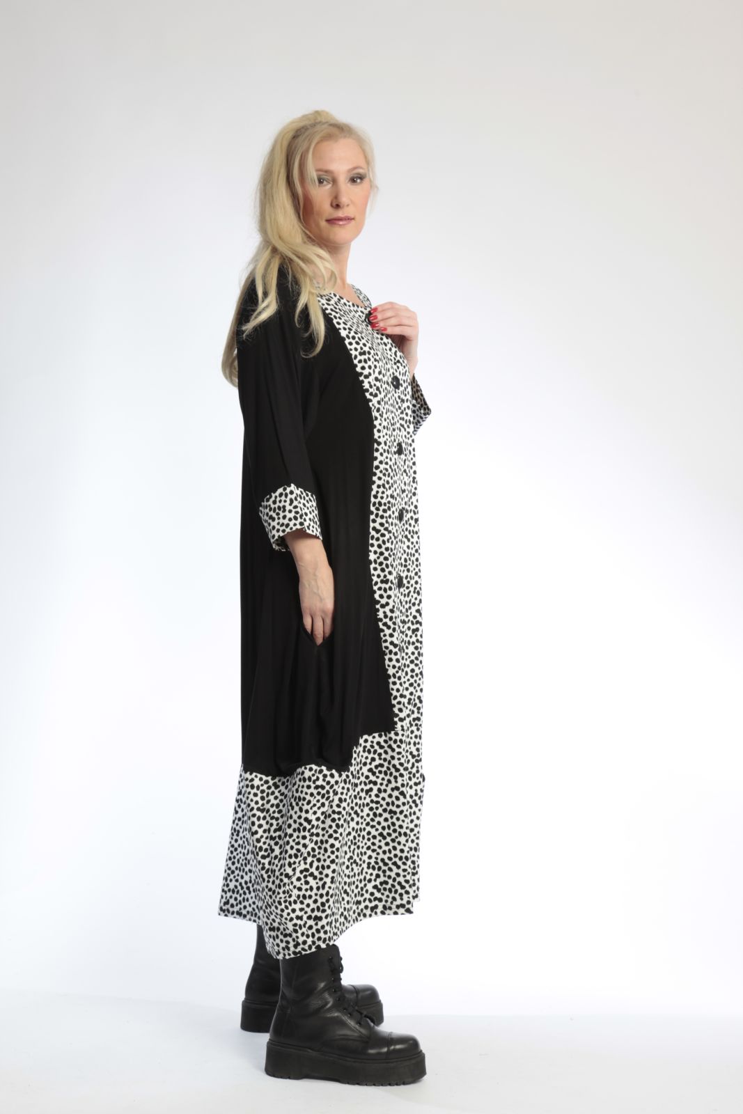 Summer coat in balloon shape made of jersey quality, Bon in black and white