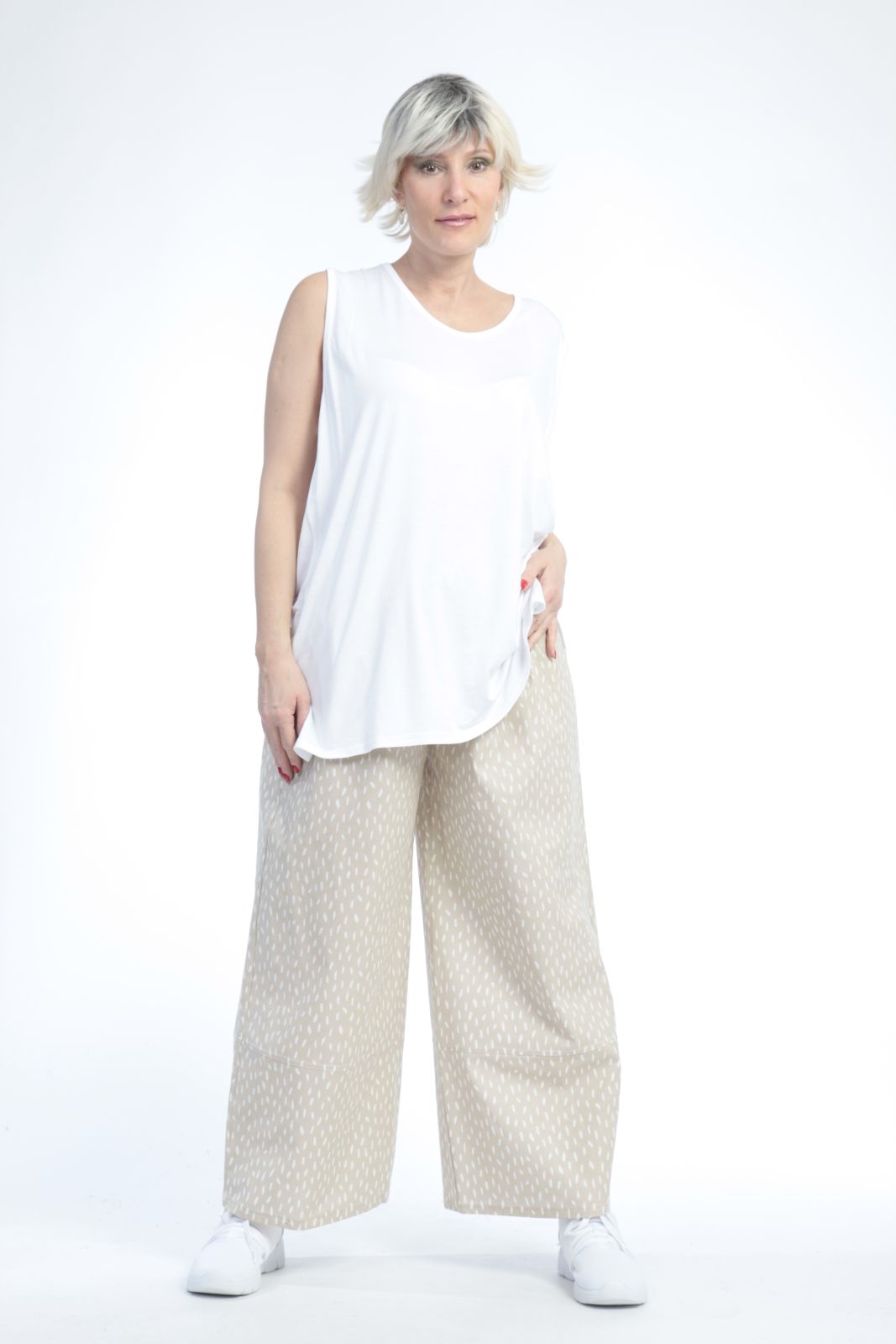 Summer trousers in a straight shape made of airy poplin quality, Baali in beige