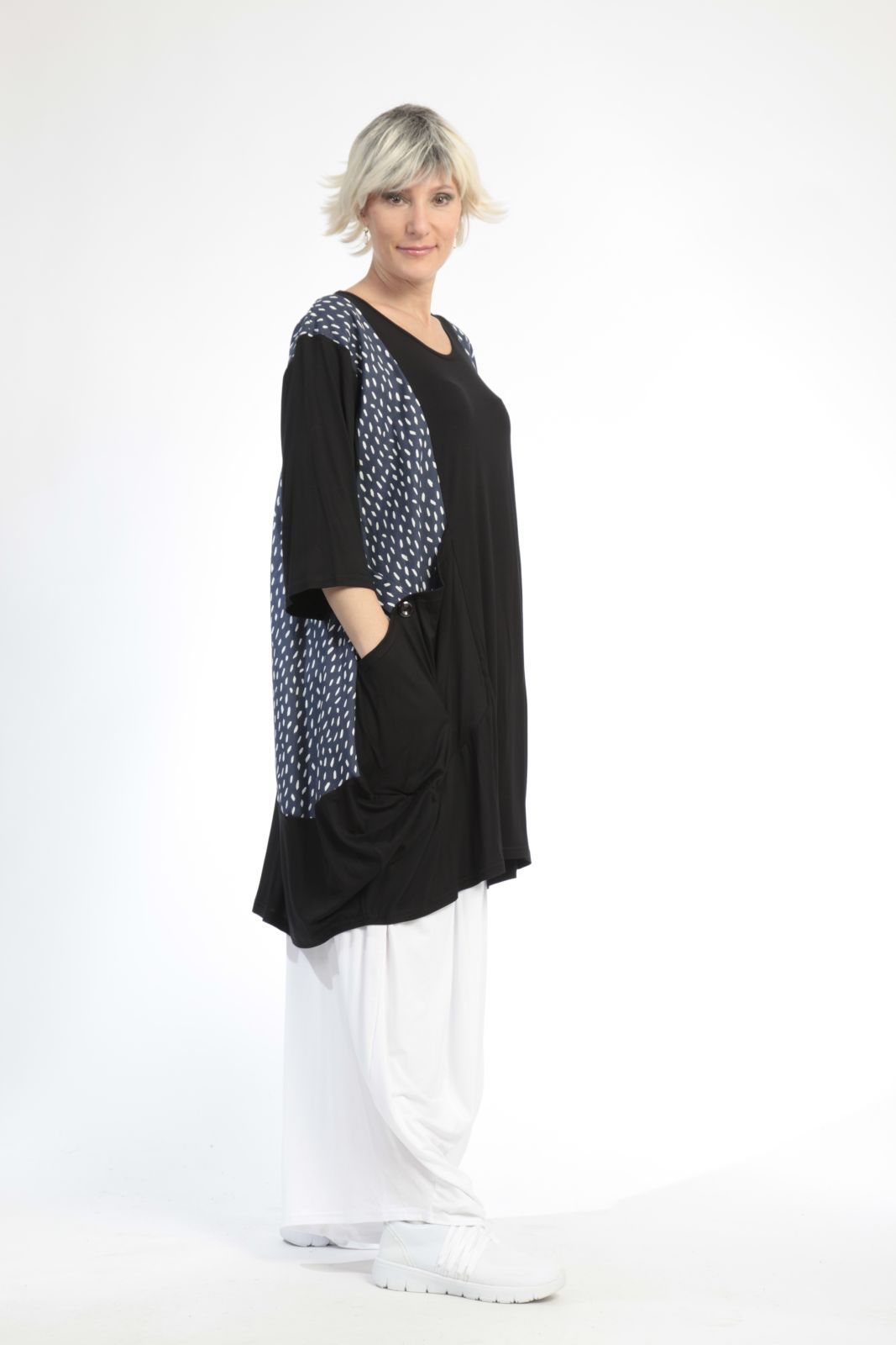 Summer shirt in balloon shape made of airy poplin quality, Baali in black and navy