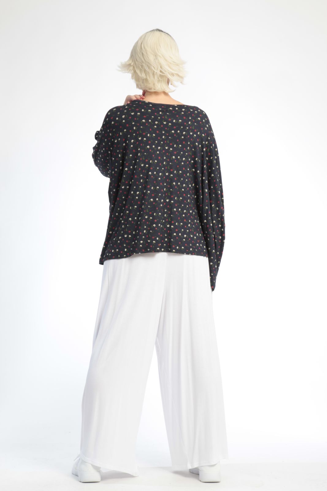 Summer big shirt in a boxy shape made of soft jersey quality, Rayan Blossom in dark blue