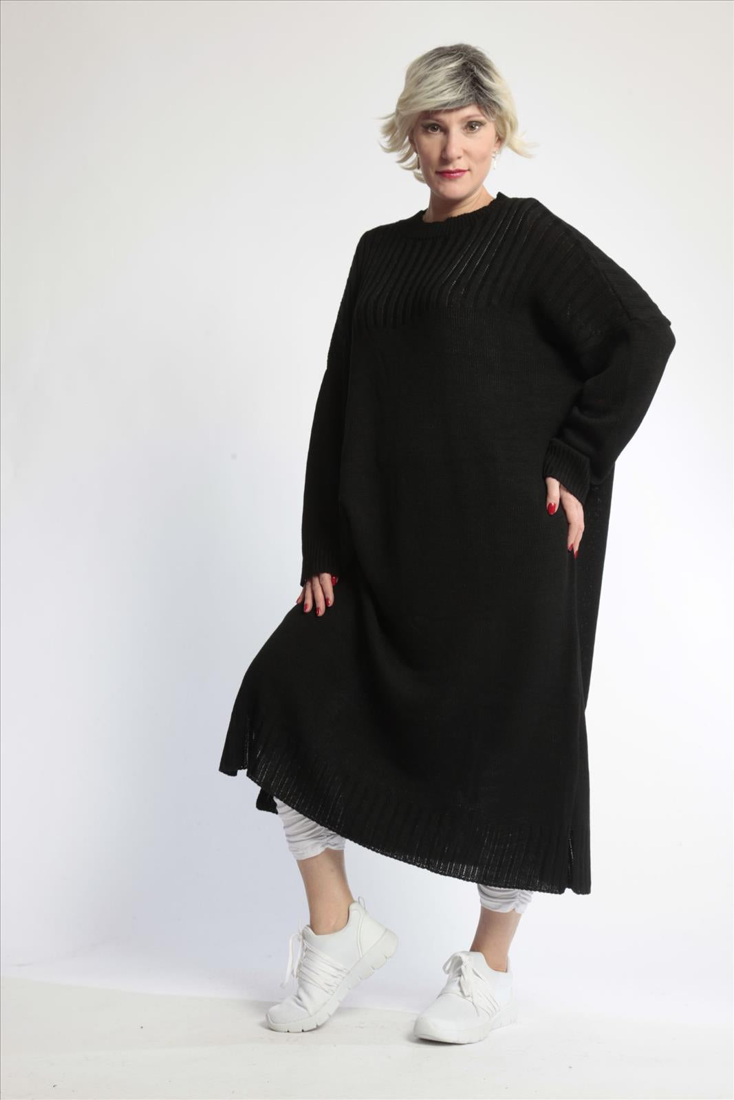 Alltags Kleid in gerader Form aus feiner Strick Qualität, Strick in Schwarz