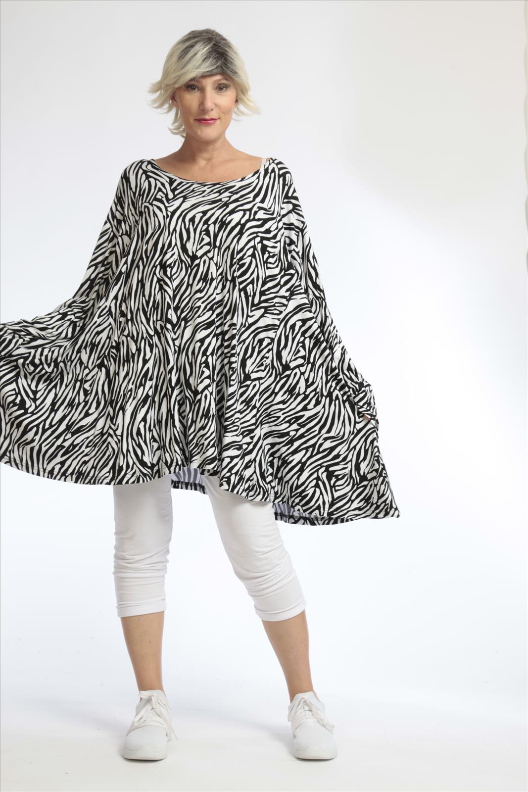 Sommer Big Shirt in A-Form aus feiner Jersey Qualität, Zebra in Schwarz-Weiß