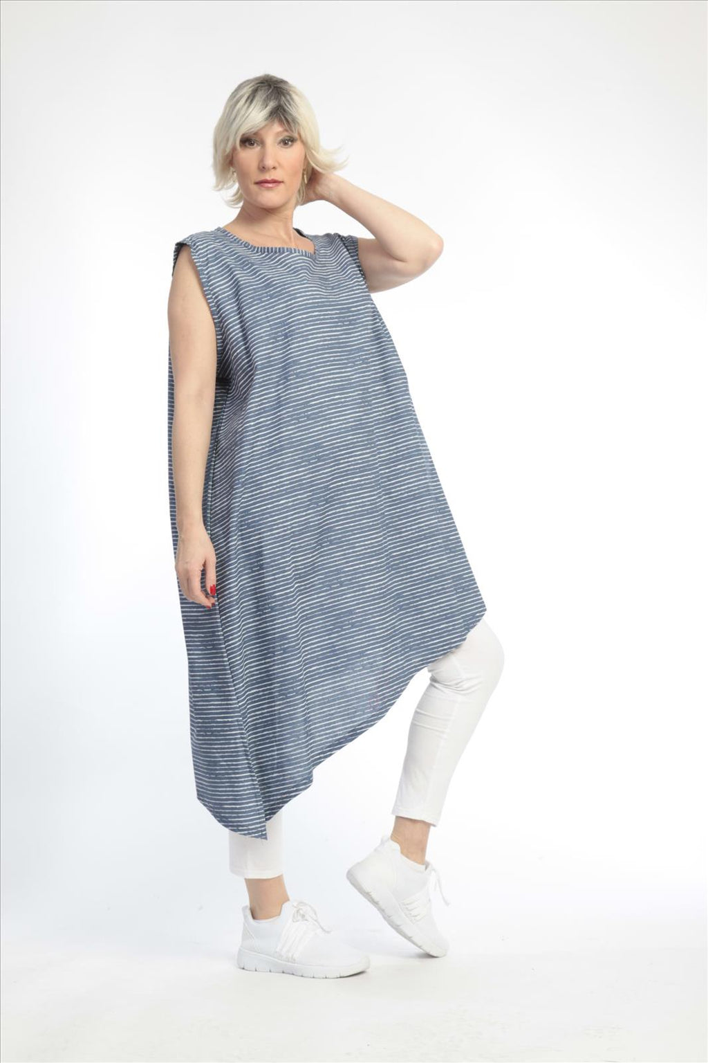 Summer tunic in an asymmetrical shape made of poplin quality, boa in blue and white