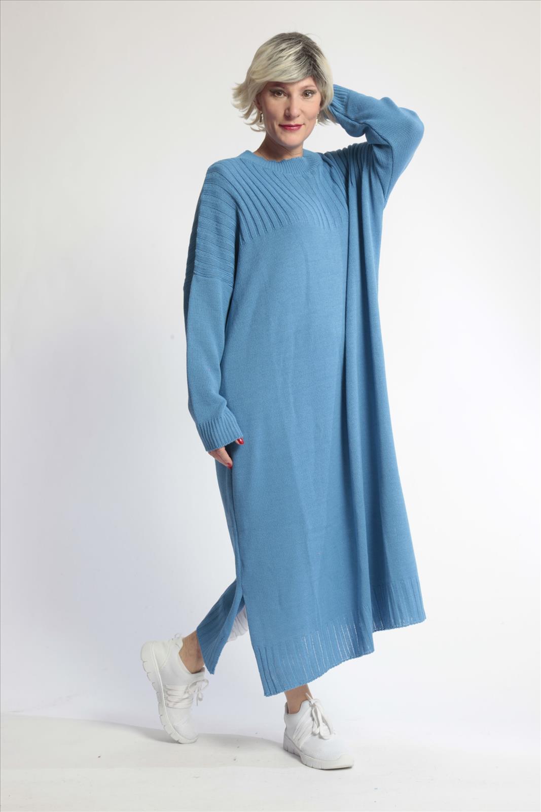 Alltags Kleid in gerader Form aus feiner Strick Qualität, Strick in Blau