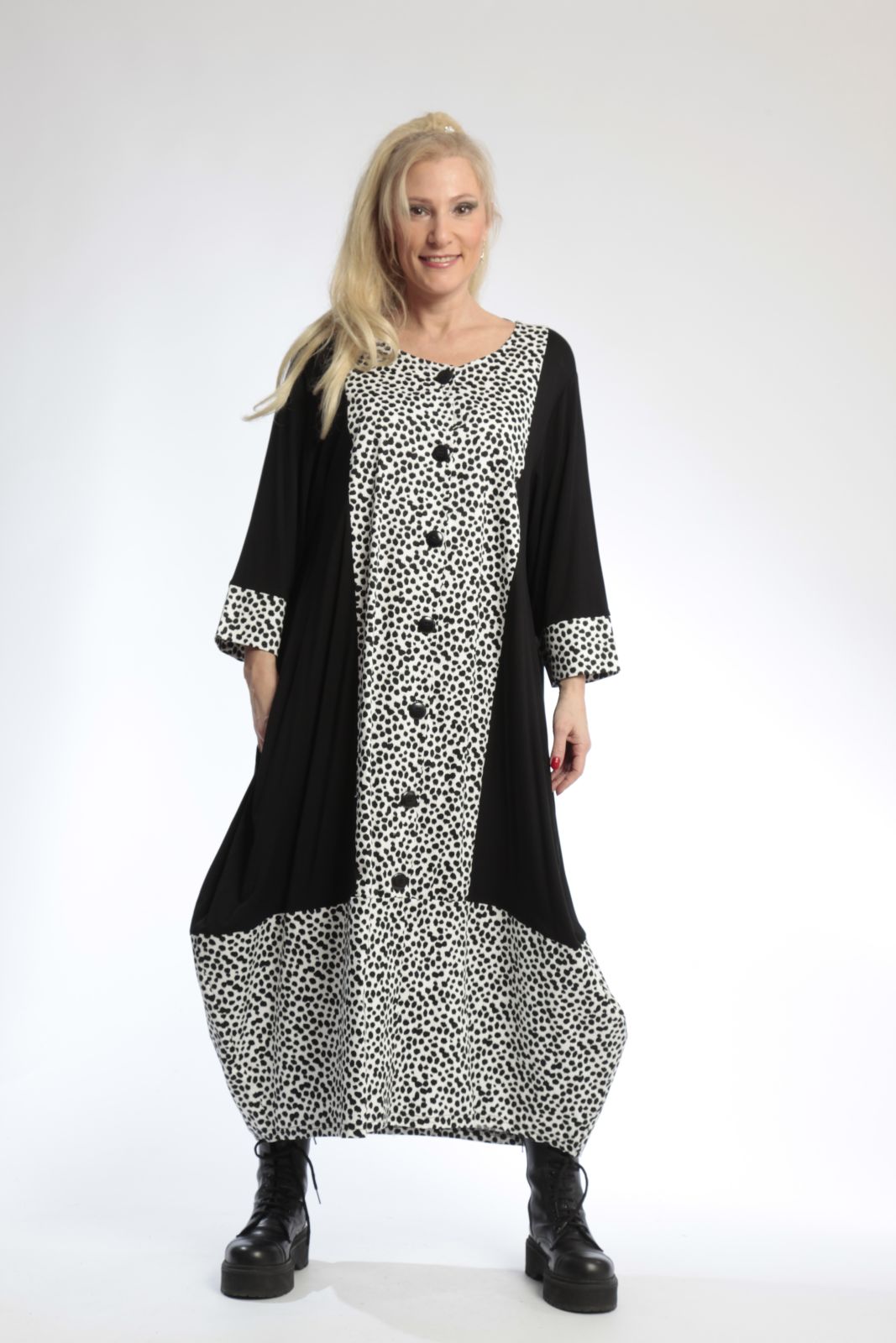 Summer coat in balloon shape made of jersey quality, Bon in black and white