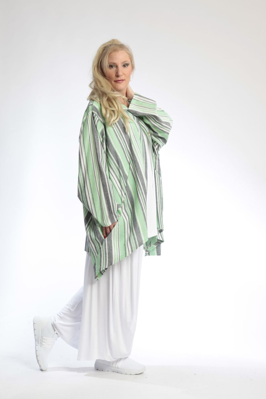 Summer jacket in mullet shape made of airy linen look quality, Candy in Kiwi