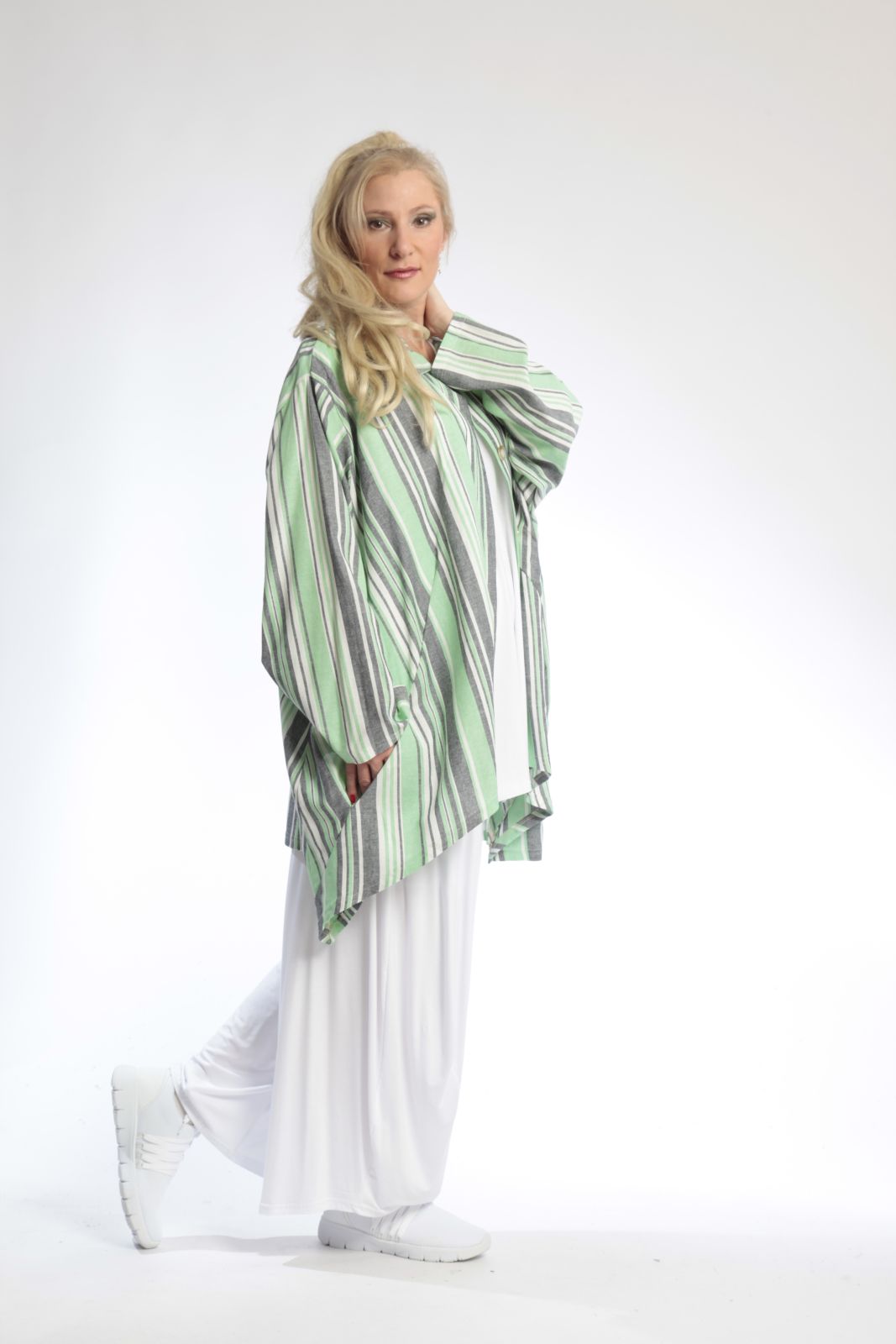 Summer jacket in mullet shape made of airy linen look quality, Candy in Kiwi