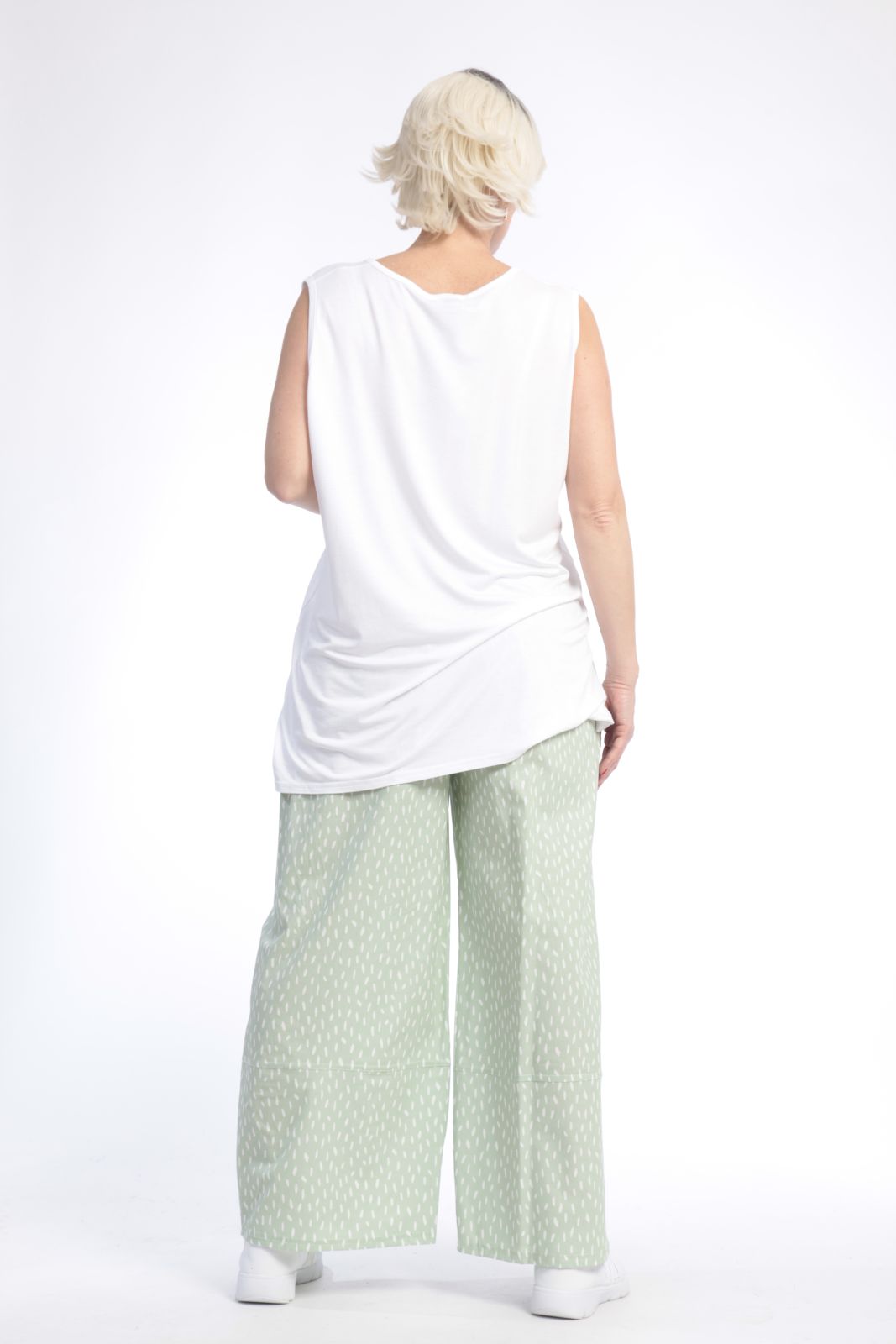 Summer trousers in a straight shape made of airy poplin quality, Baali in light green