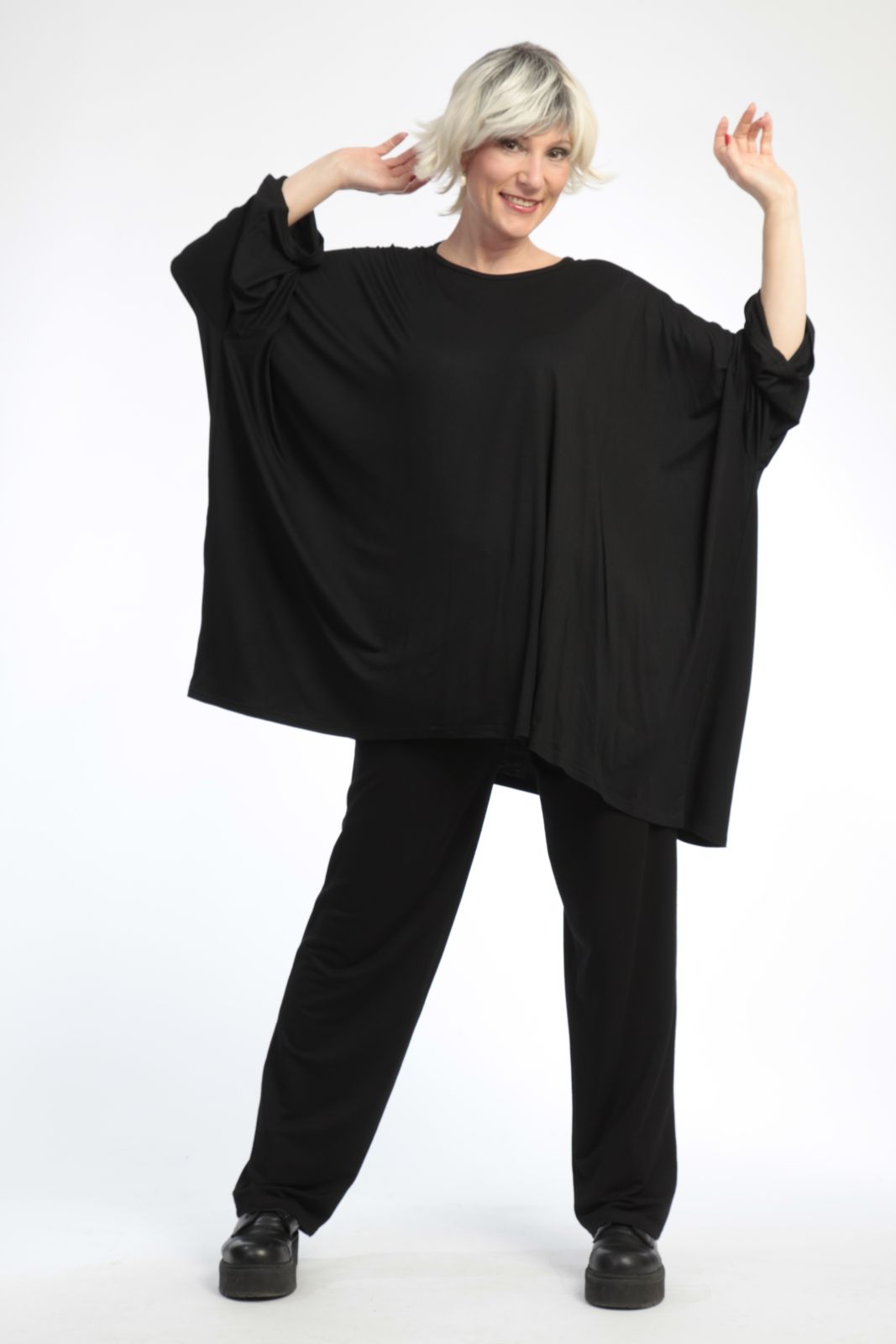 Alltags Big Shirt in kastiger Form aus weicher Jersey Qualität, Viskose-Basics in Schwarz