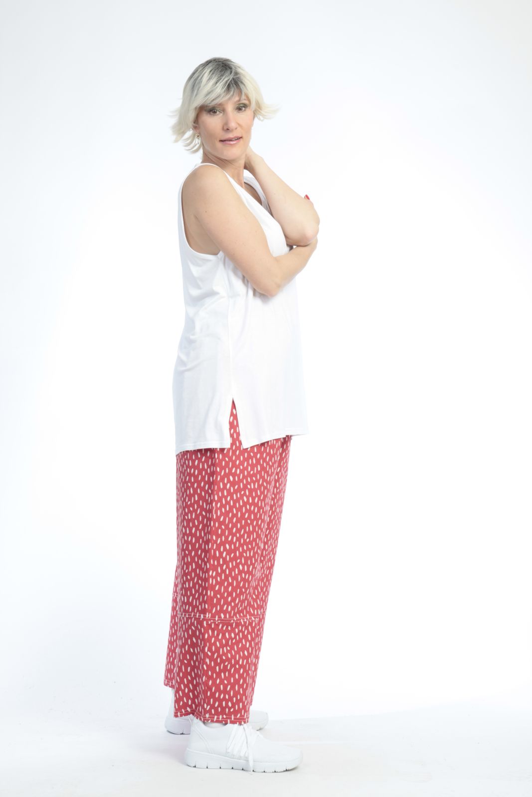 Summer trousers in a straight shape made of airy poplin quality, Baali in red