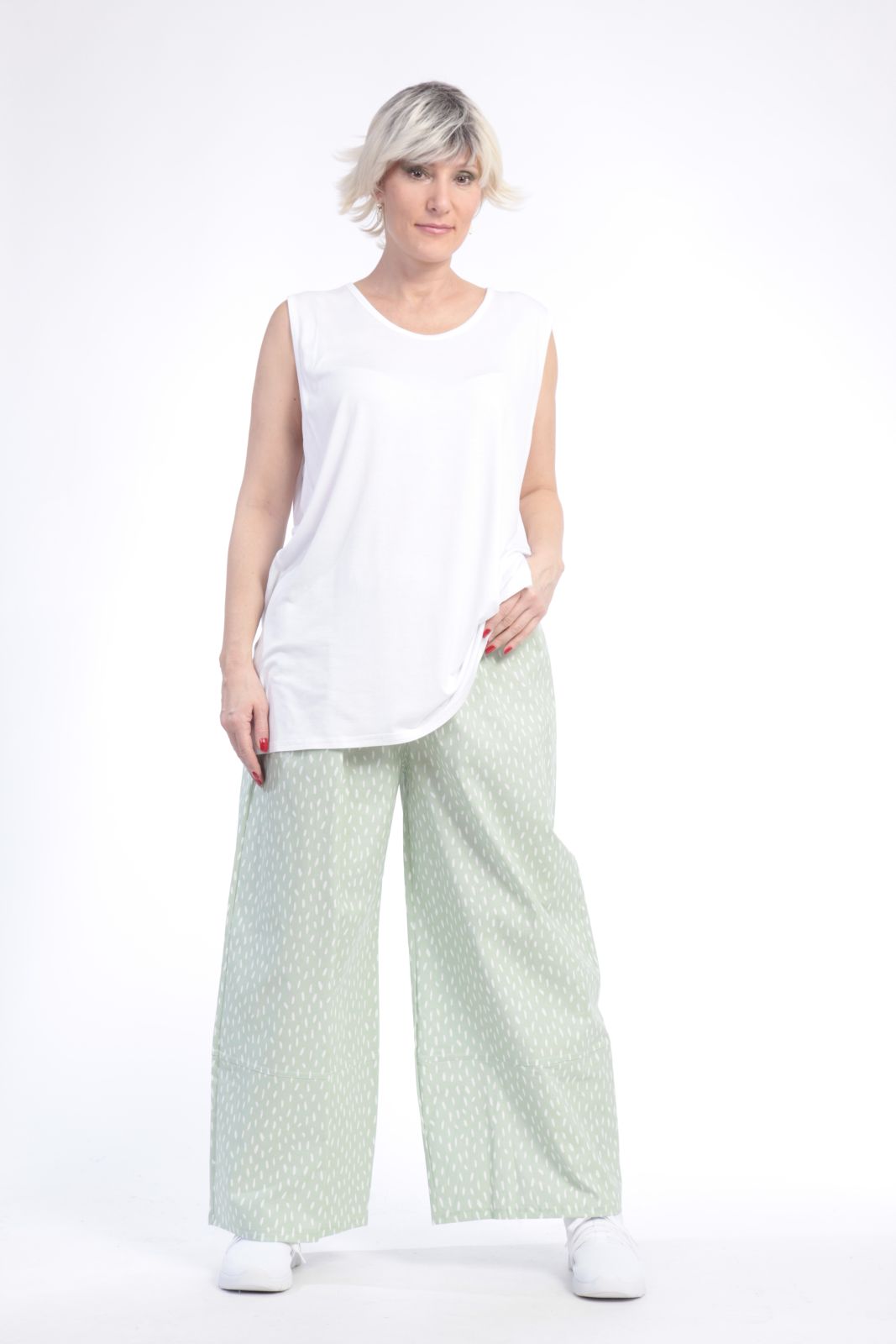 Summer trousers in a straight shape made of airy poplin quality, Baali in light green