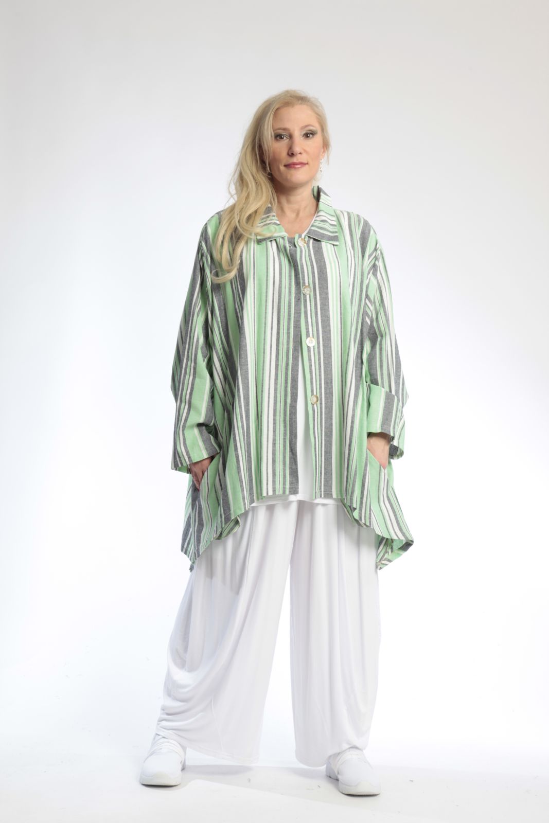Summer jacket in mullet shape made of airy linen look quality, Candy in Kiwi