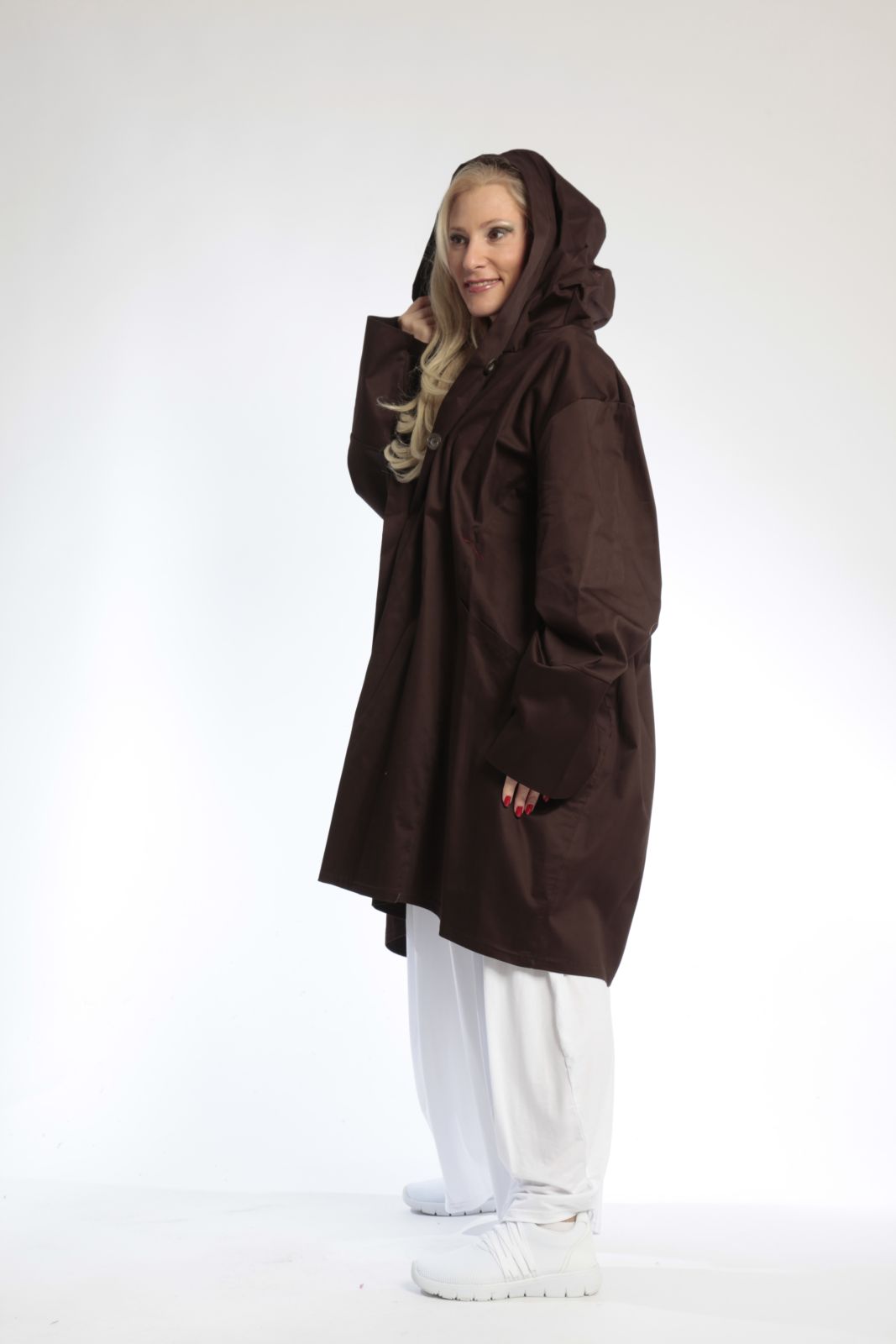 Everyday jacket in balloon shape made of jersey quality, sateen in brown