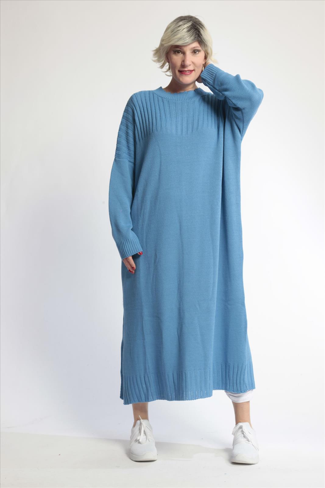 Alltags Kleid in gerader Form aus feiner Strick Qualität, Strick in Blau