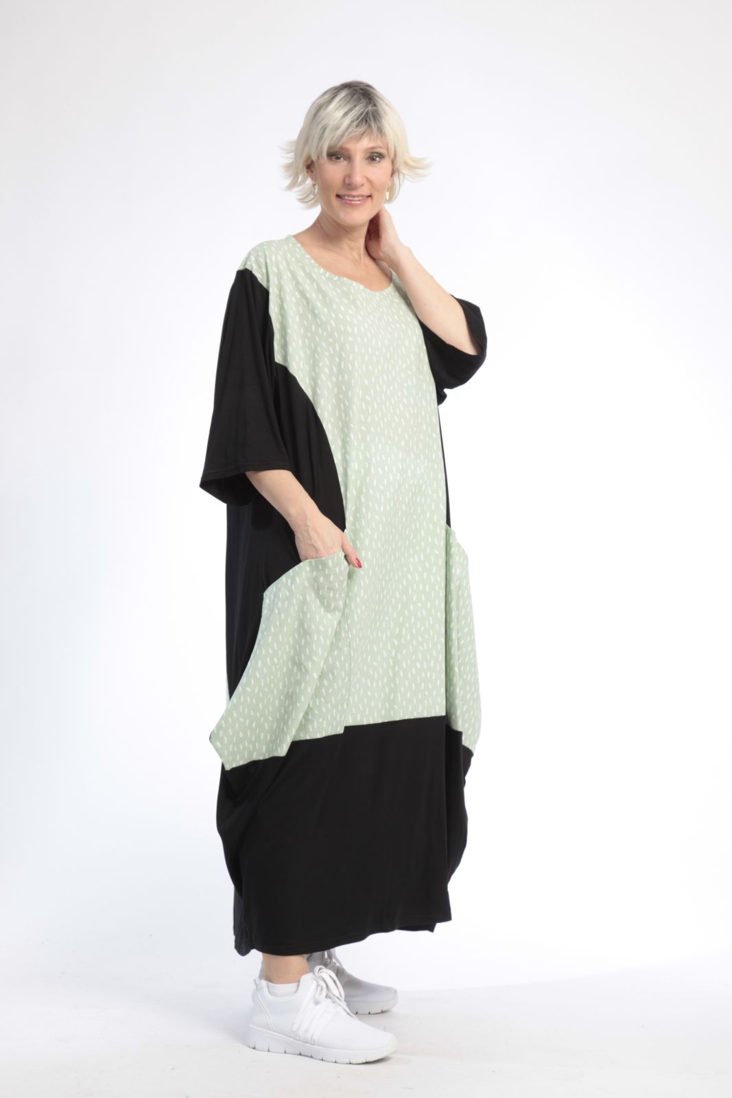 Summer dress in balloon shape made of airy poplin quality, Baali in black and light green