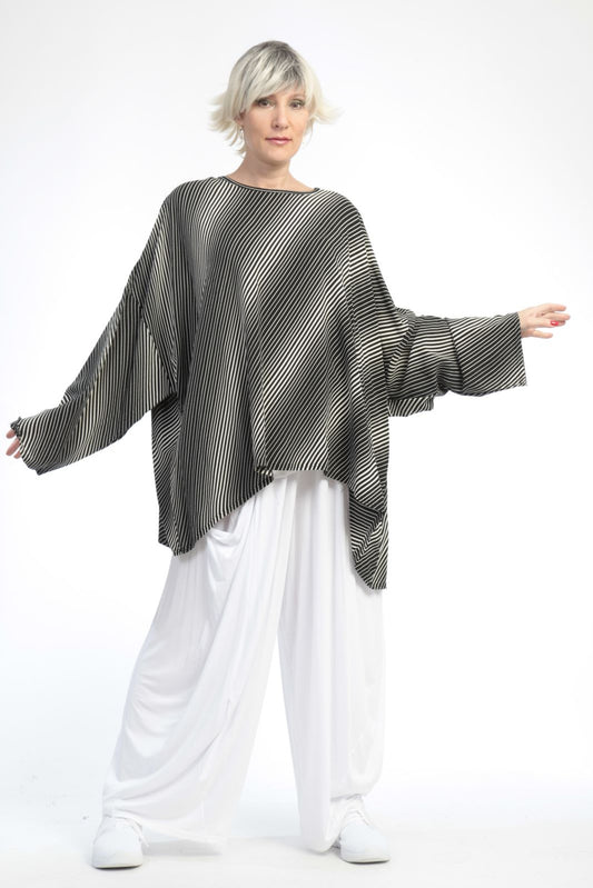 Summer big shirt in a straight shape made of chiffon quality, Doppler in black and off-white