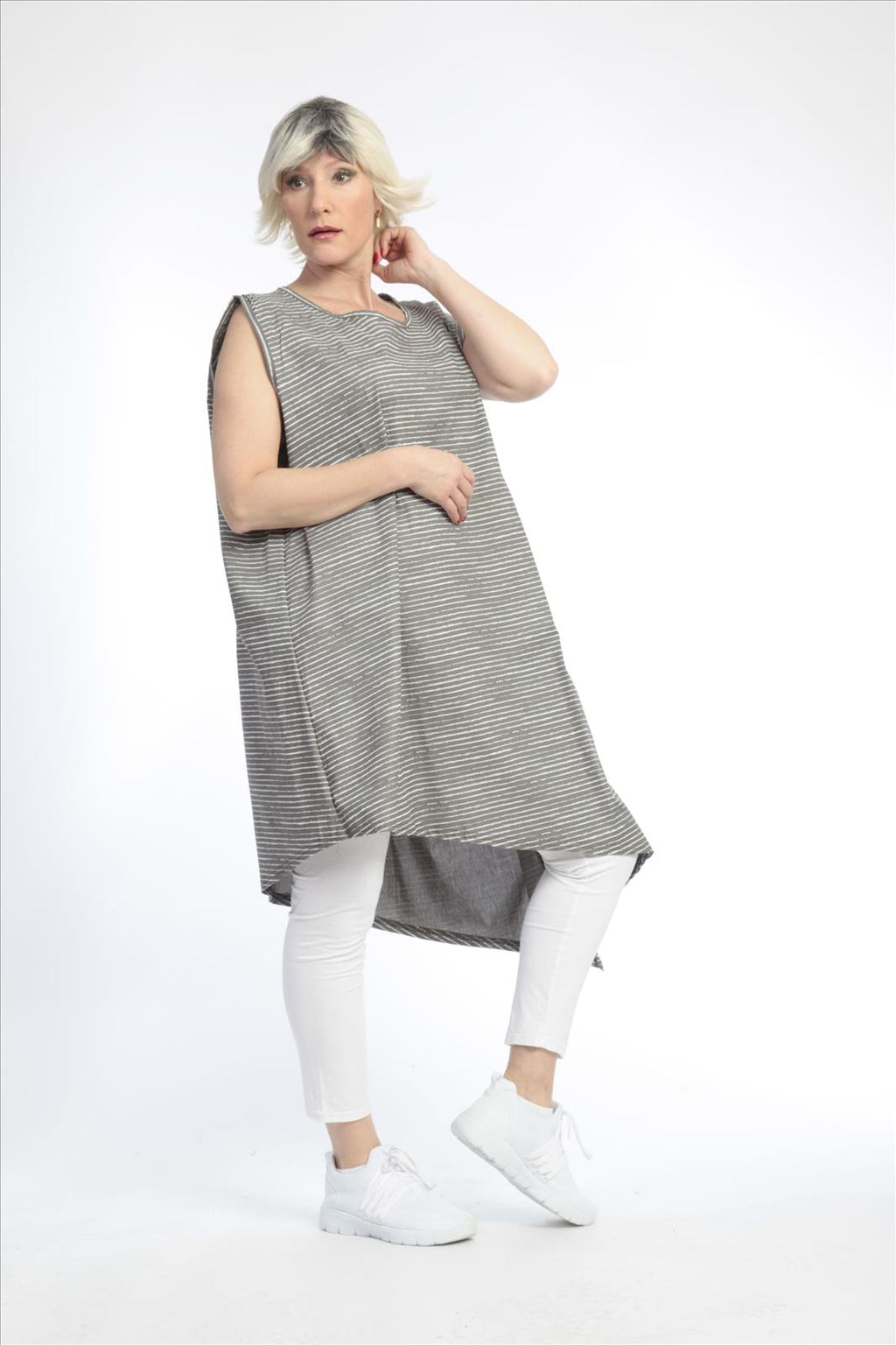 Summer tunic in an asymmetrical shape made of poplin quality, boa in gray and white