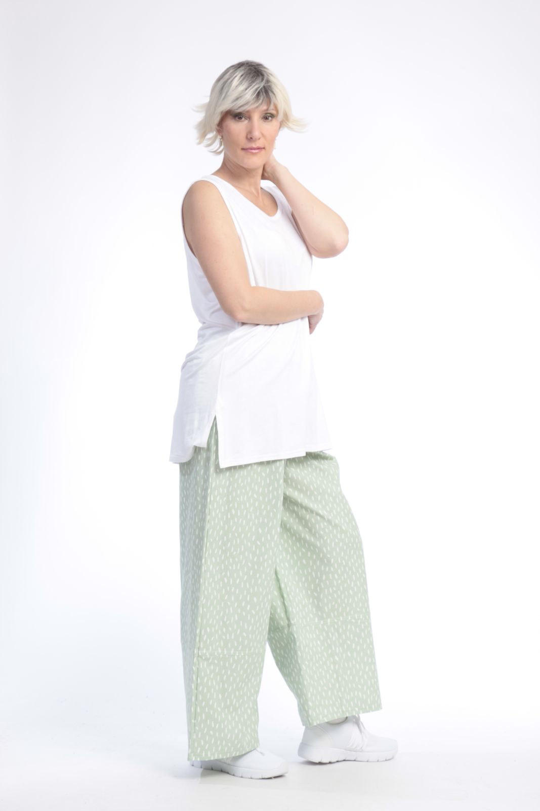 Summer trousers in a straight shape made of airy poplin quality, Baali in light green